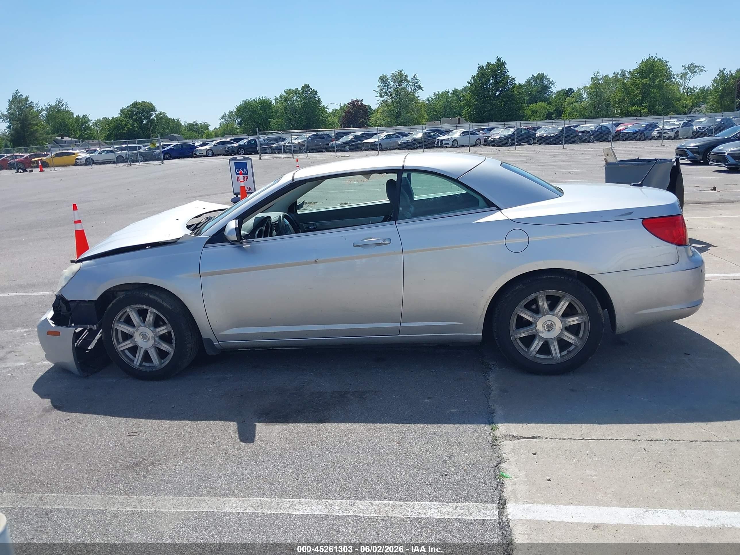 2008 Chrysler Sebring Touring White vin: 1C3LC55R18N232053