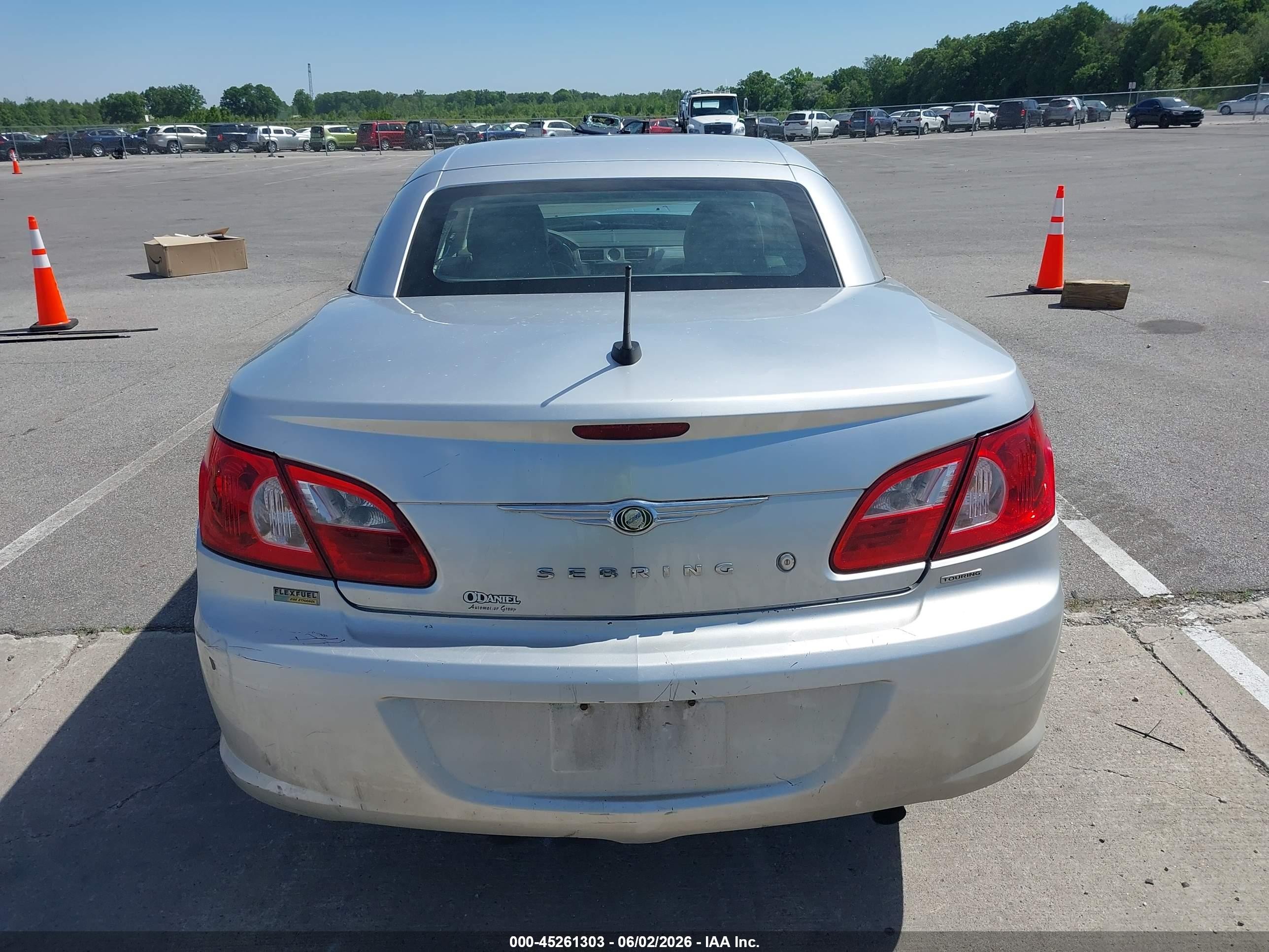 2008 Chrysler Sebring Touring White vin: 1C3LC55R18N232053