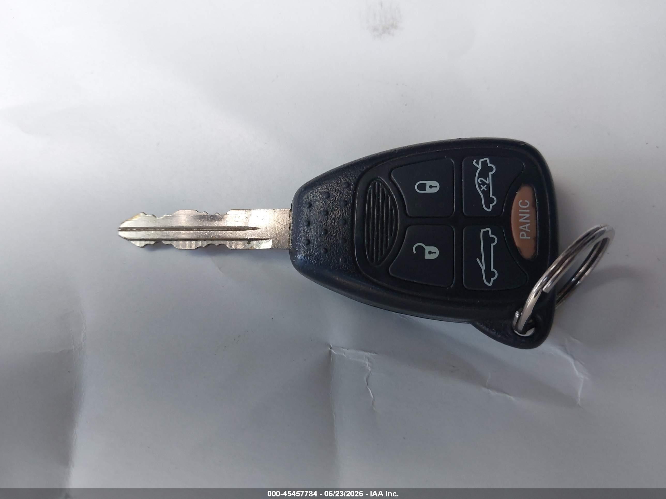 2008 Chrysler Sebring Touring Red vin: 1C3LC55R48N573091