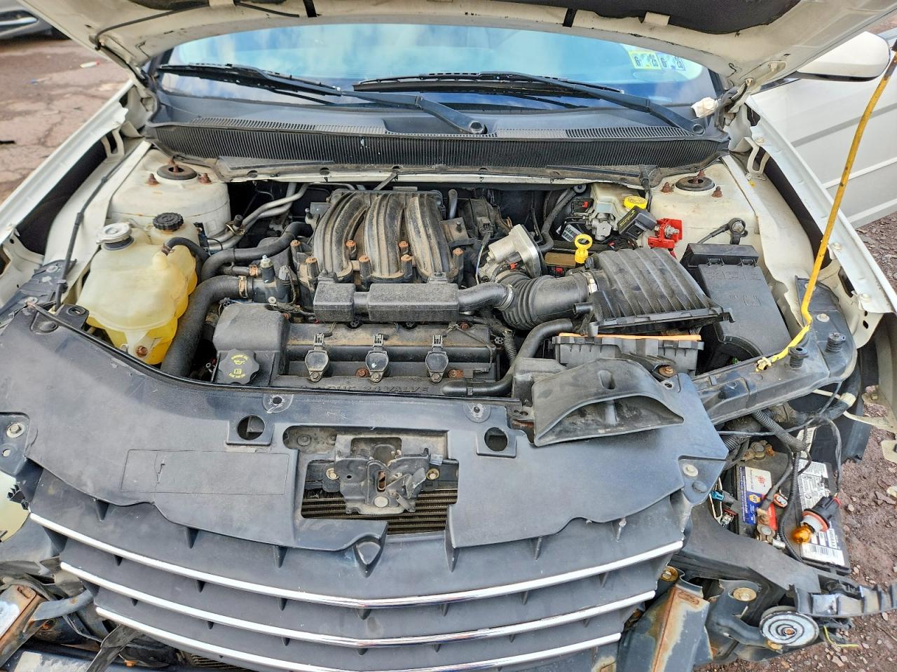 2008 Chrysler Sebring Touring White vin: 1C3LC55R58N294653