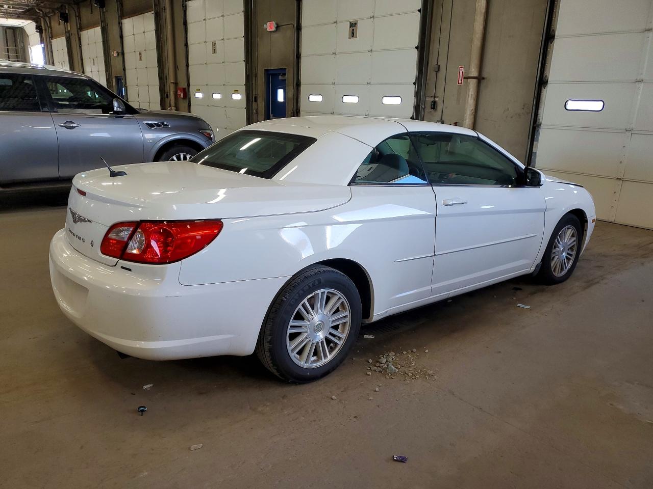 2008 Chrysler Sebring Touring White vin: 1C3LC55R98N273174
