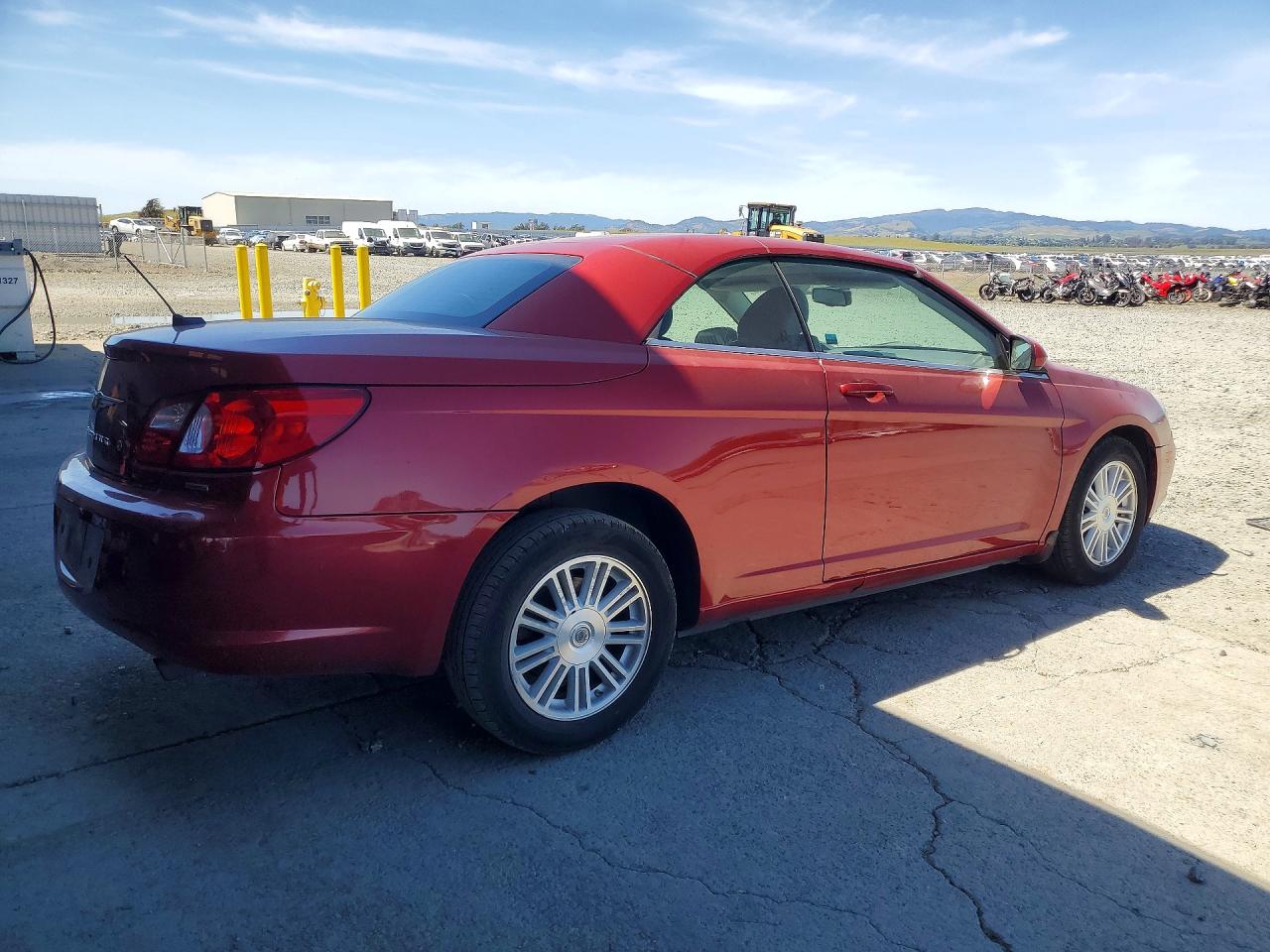 2008 Chrysler Sebring Red vin: 1C3LC55RX8N643564