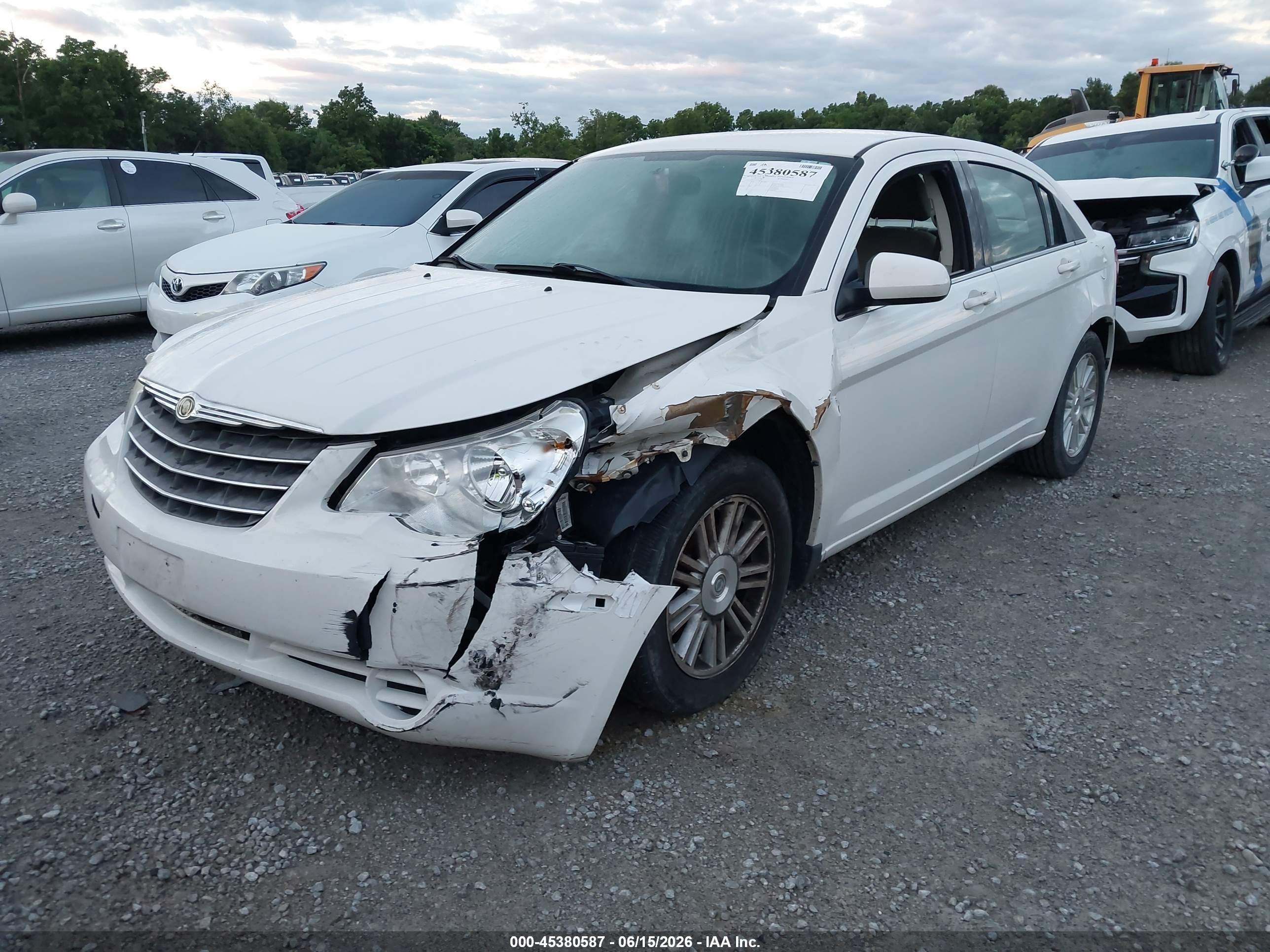 2009 Chrysler Sebring Touring White vin: 1C3LC56B39N544605