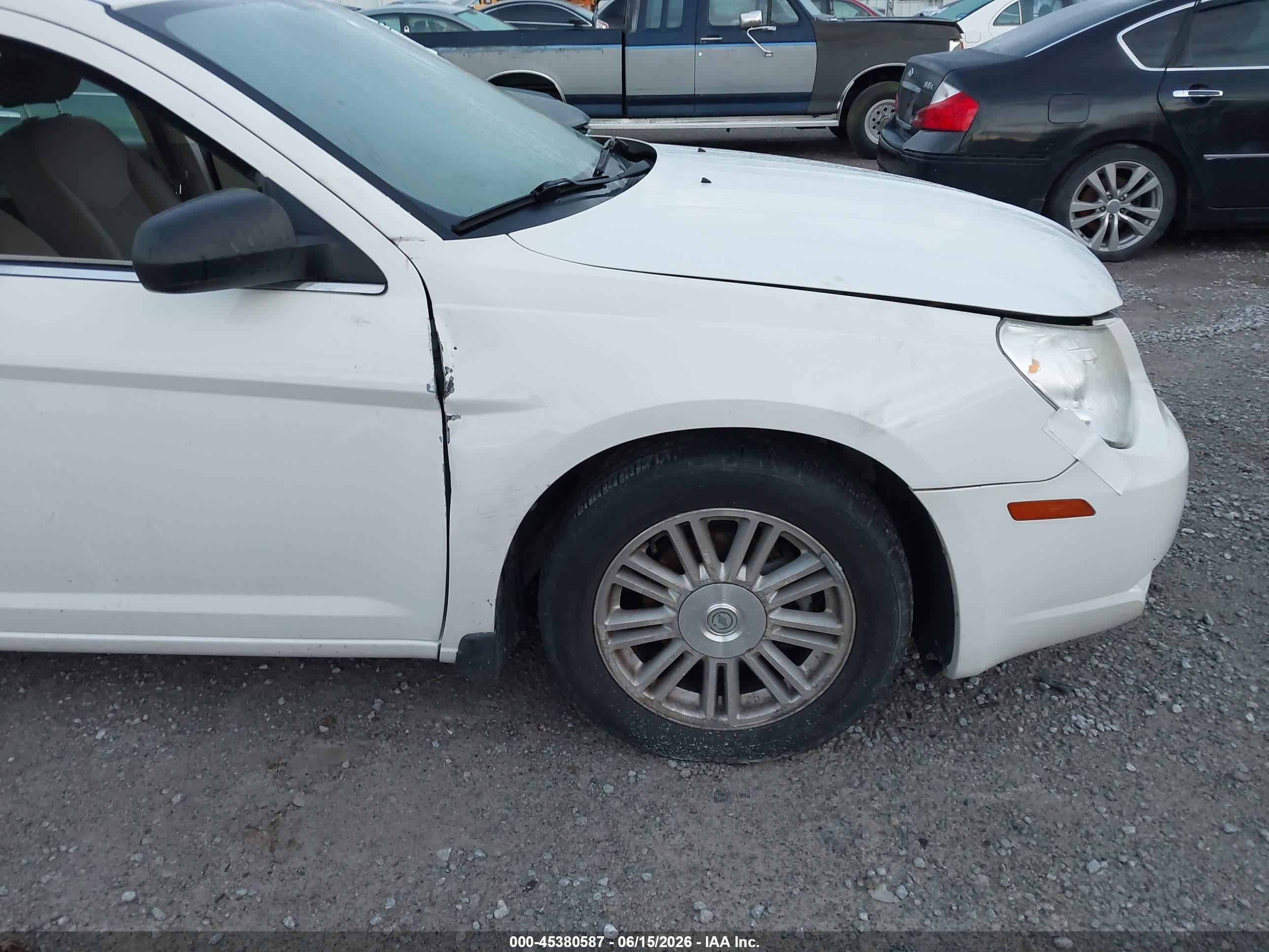 2009 Chrysler Sebring Touring White vin: 1C3LC56B39N544605