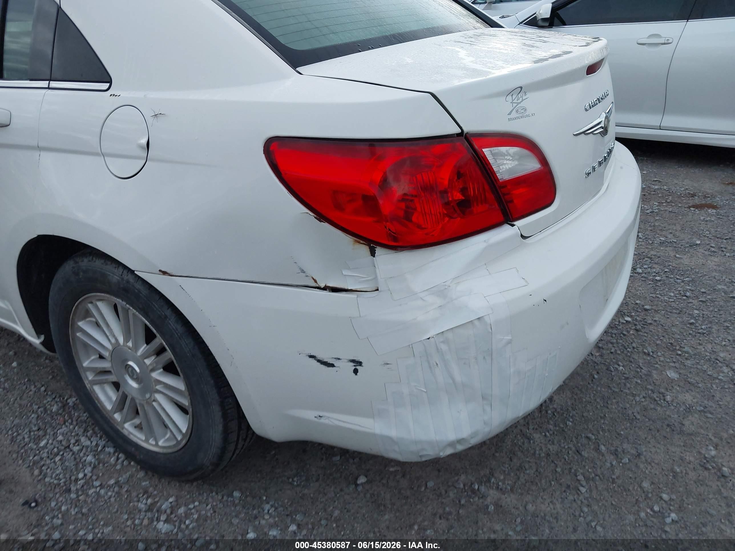 2009 Chrysler Sebring Touring White vin: 1C3LC56B39N544605