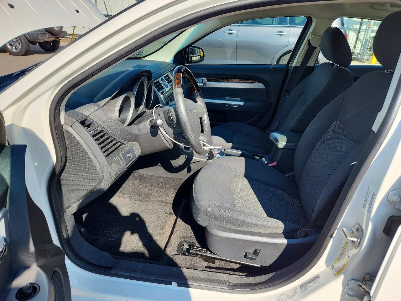 2009 Chrysler Sebring Touring/limited White vin: 1C3LC56BX9N565435