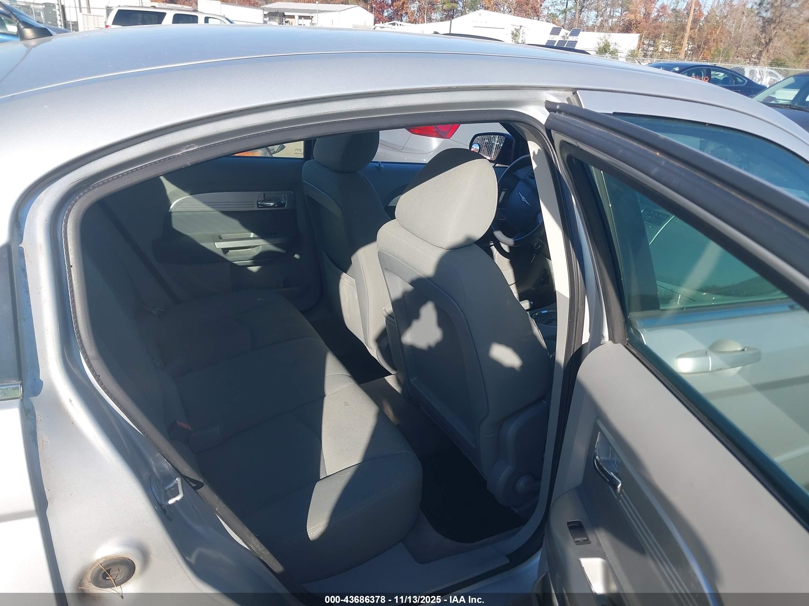 2007 Chrysler Sebring Touring Silver vin: 1C3LC56K47N508158