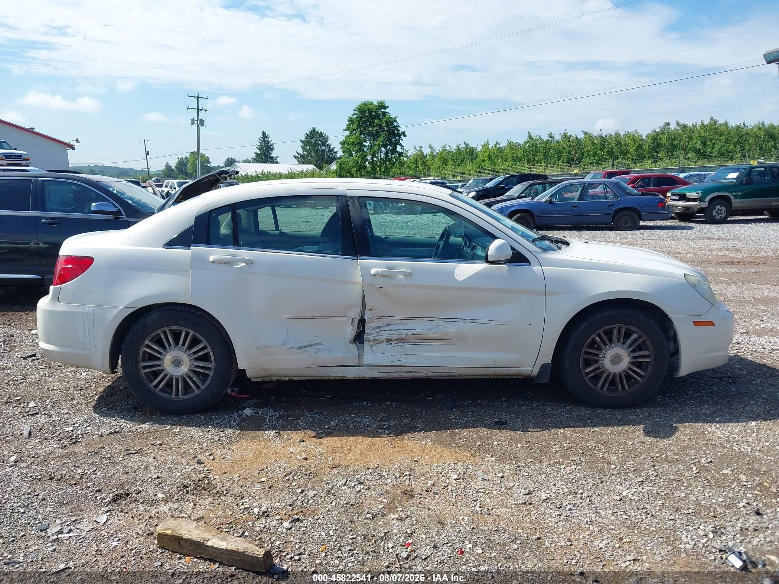 2007 Chrysler Sebring Touring White vin: 1C3LC56K87N508082