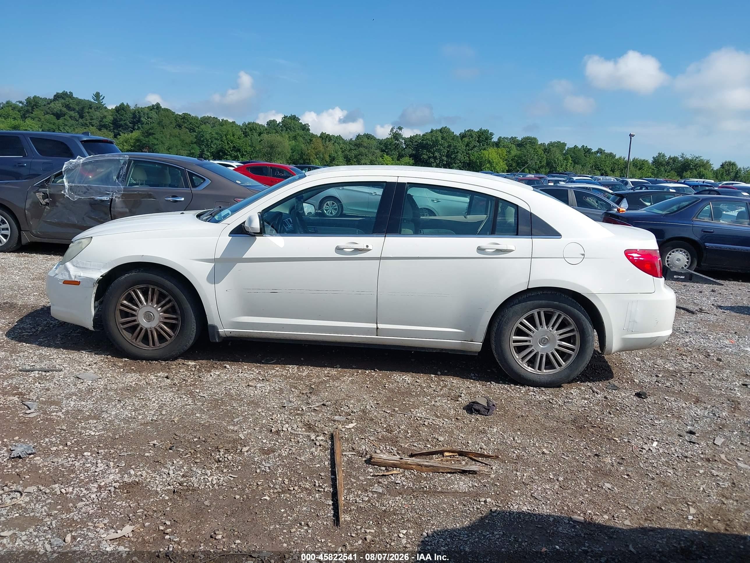 2007 Chrysler Sebring Touring White vin: 1C3LC56K87N508082