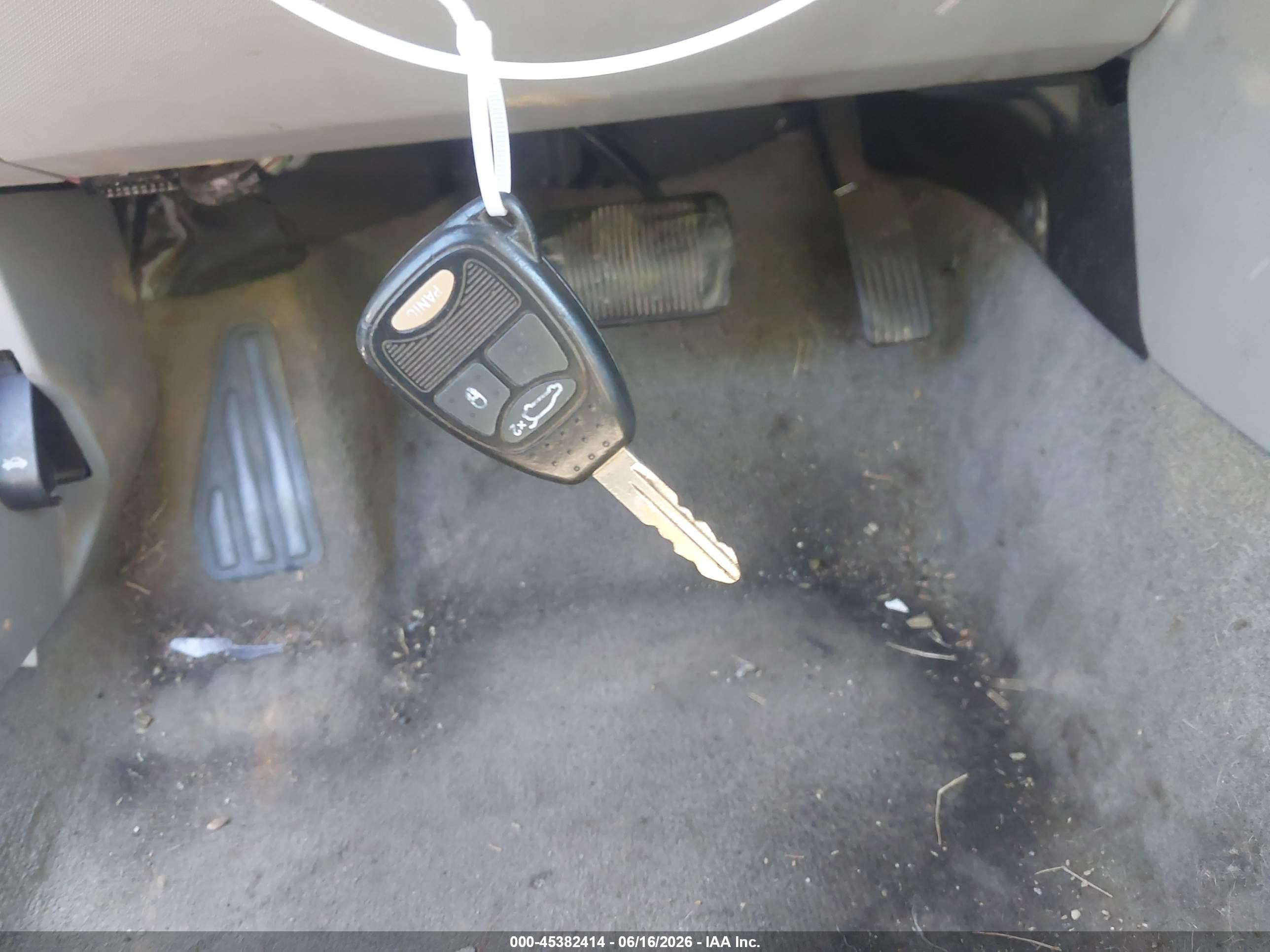 2008 Chrysler Sebring Touring Silver vin: 1C3LC56R08N118477