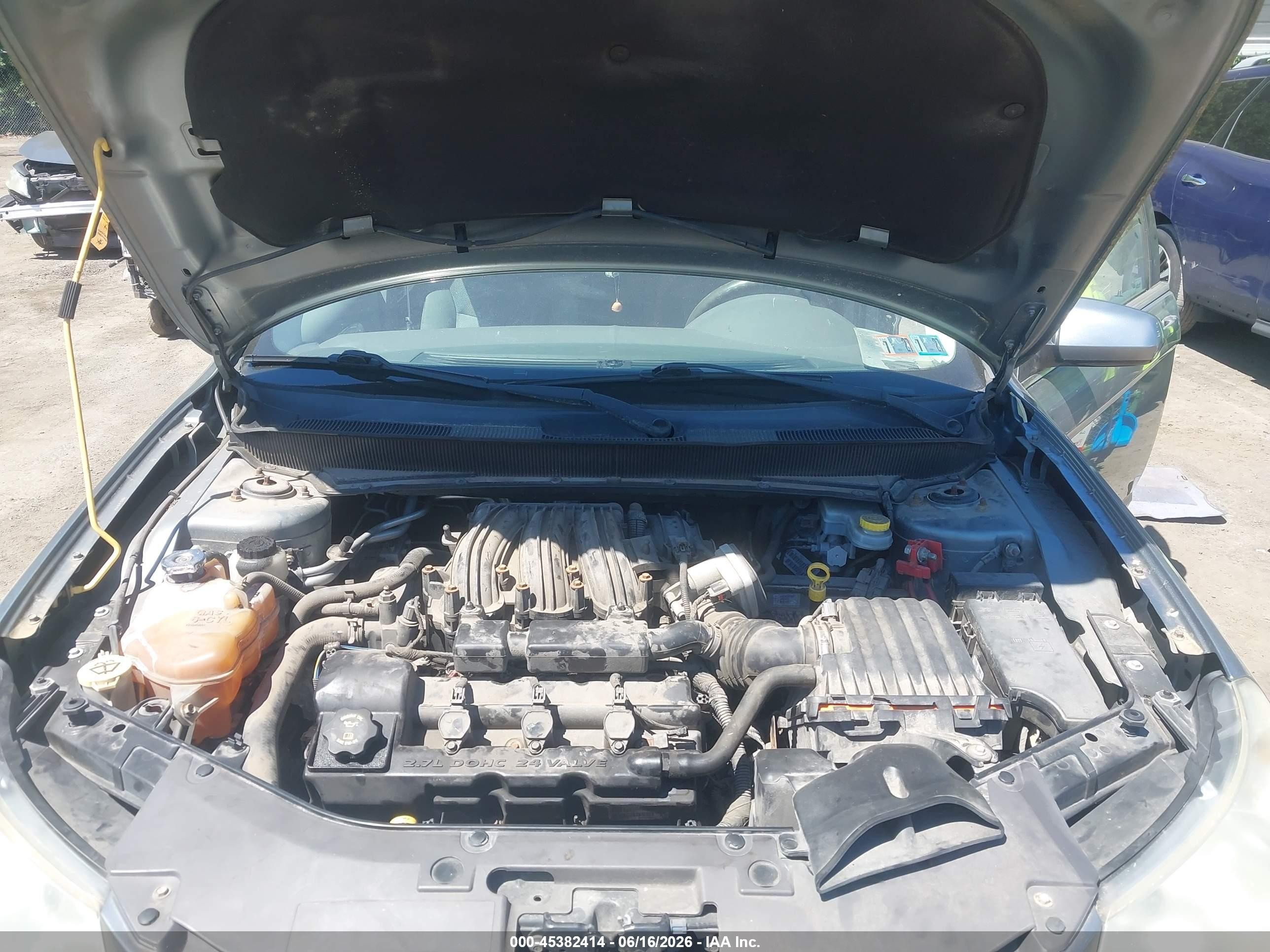 2008 Chrysler Sebring Touring Silver vin: 1C3LC56R08N118477