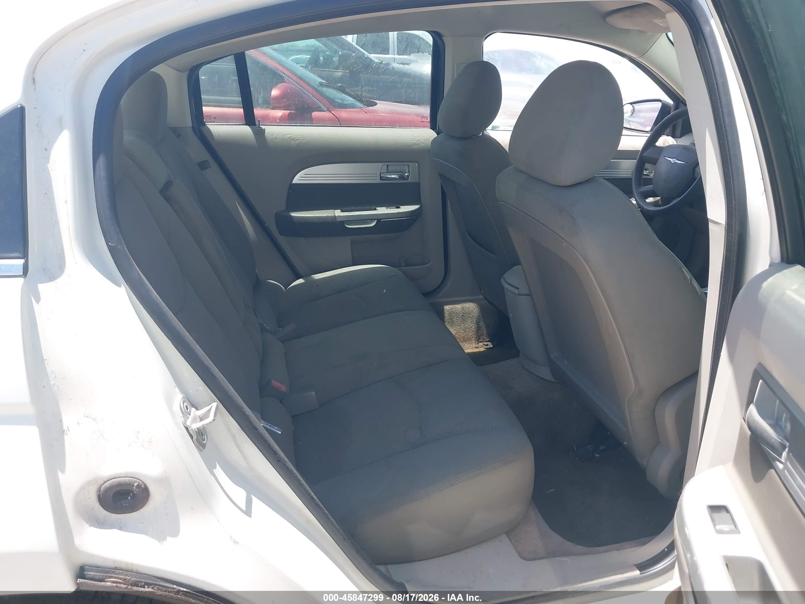 2007 Chrysler Sebring Touring White vin: 1C3LC56R27N543987