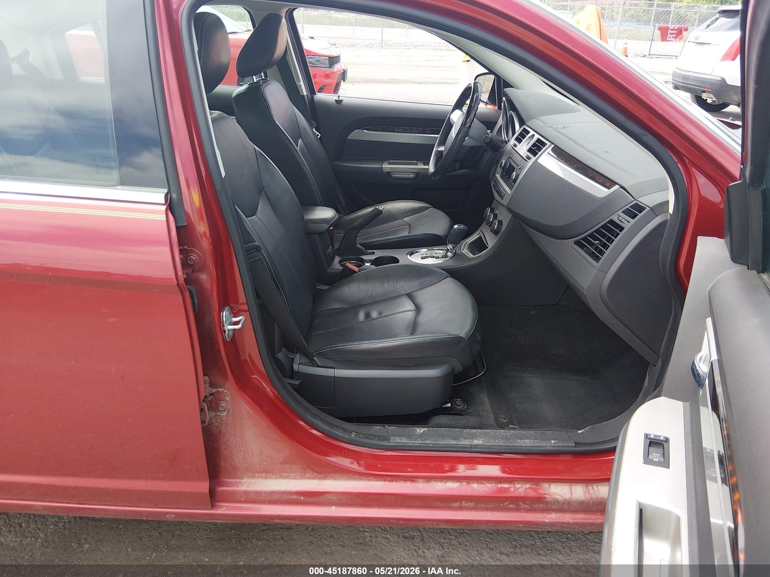 2009 Chrysler Sebring Limited Red vin: 1C3LC56V69N560808