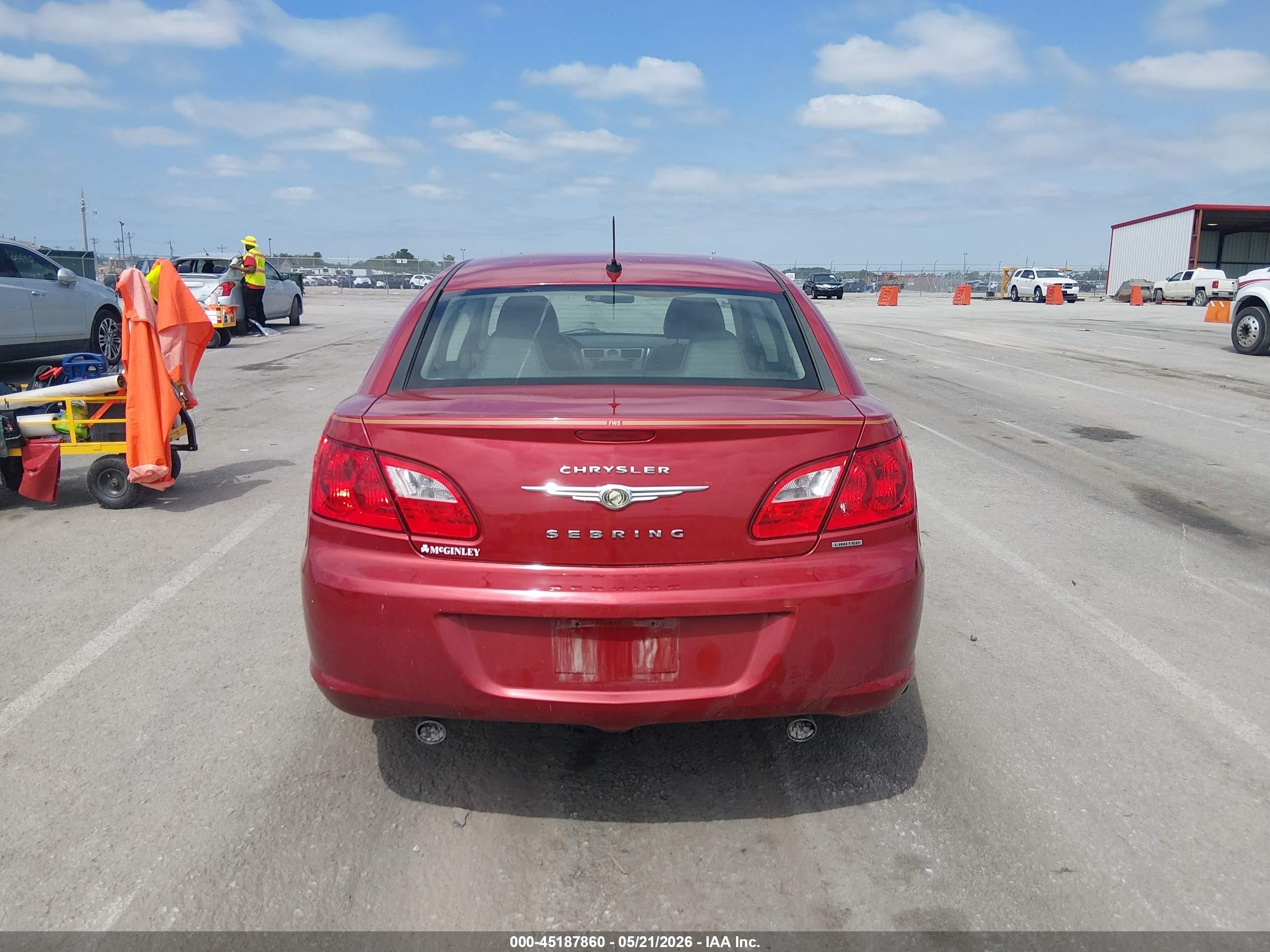 2009 Chrysler Sebring Limited Red vin: 1C3LC56V69N560808