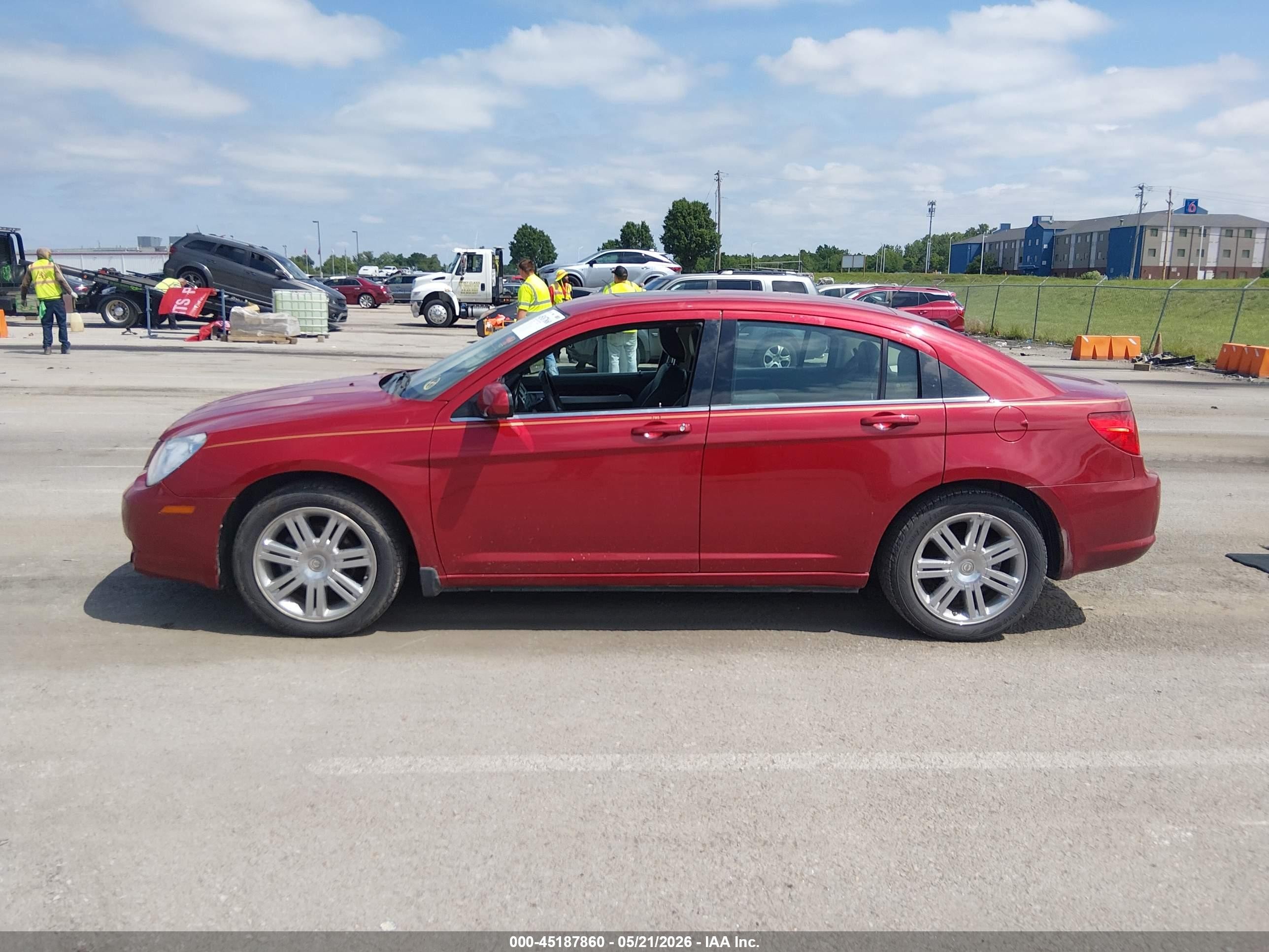 2009 Chrysler Sebring Limited Red vin: 1C3LC56V69N560808