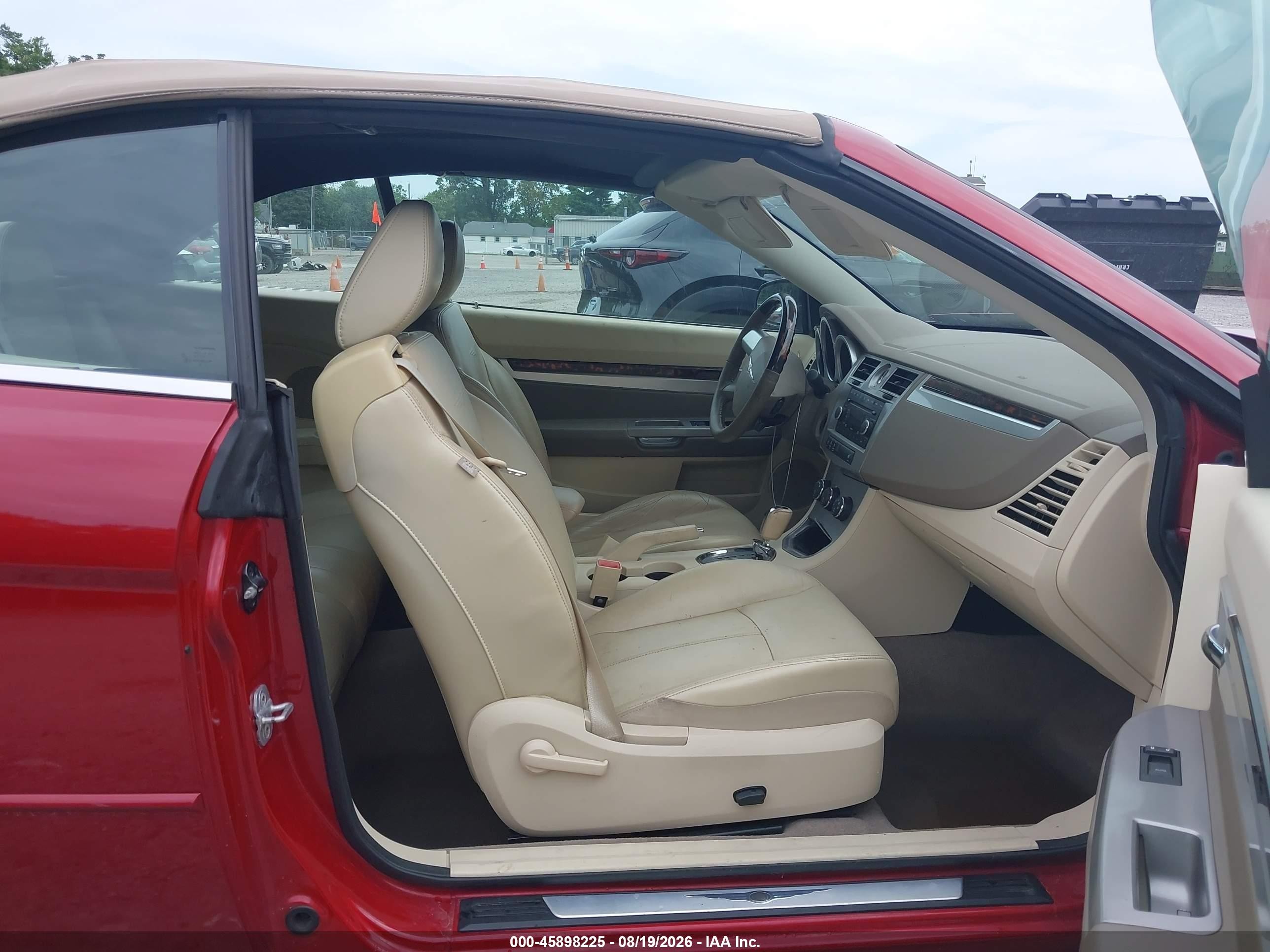 2008 Chrysler Sebring Limited Red vin: 1C3LC65M68N692531