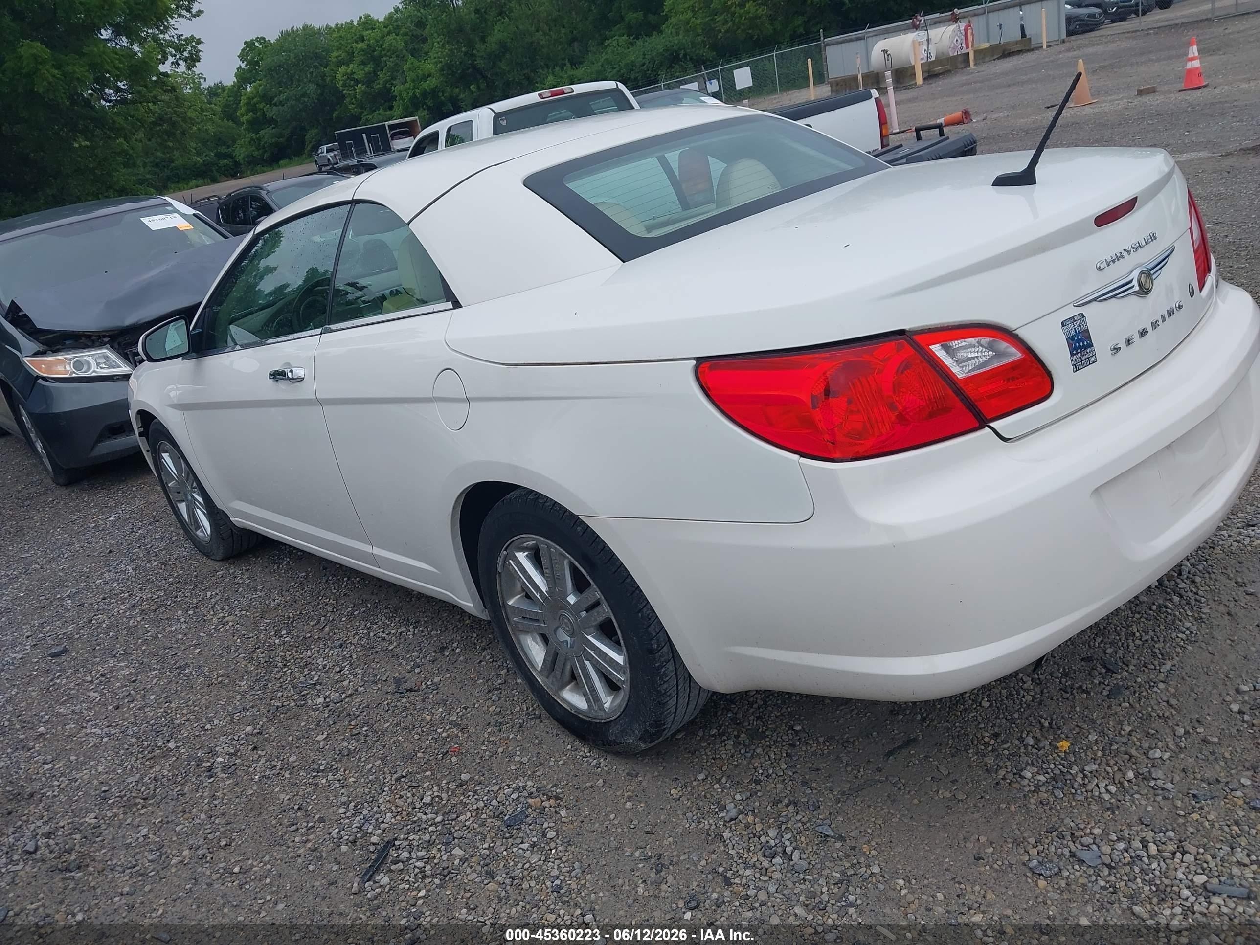 2009 Chrysler Sebring Limited White vin: 1C3LC65V39N506793
