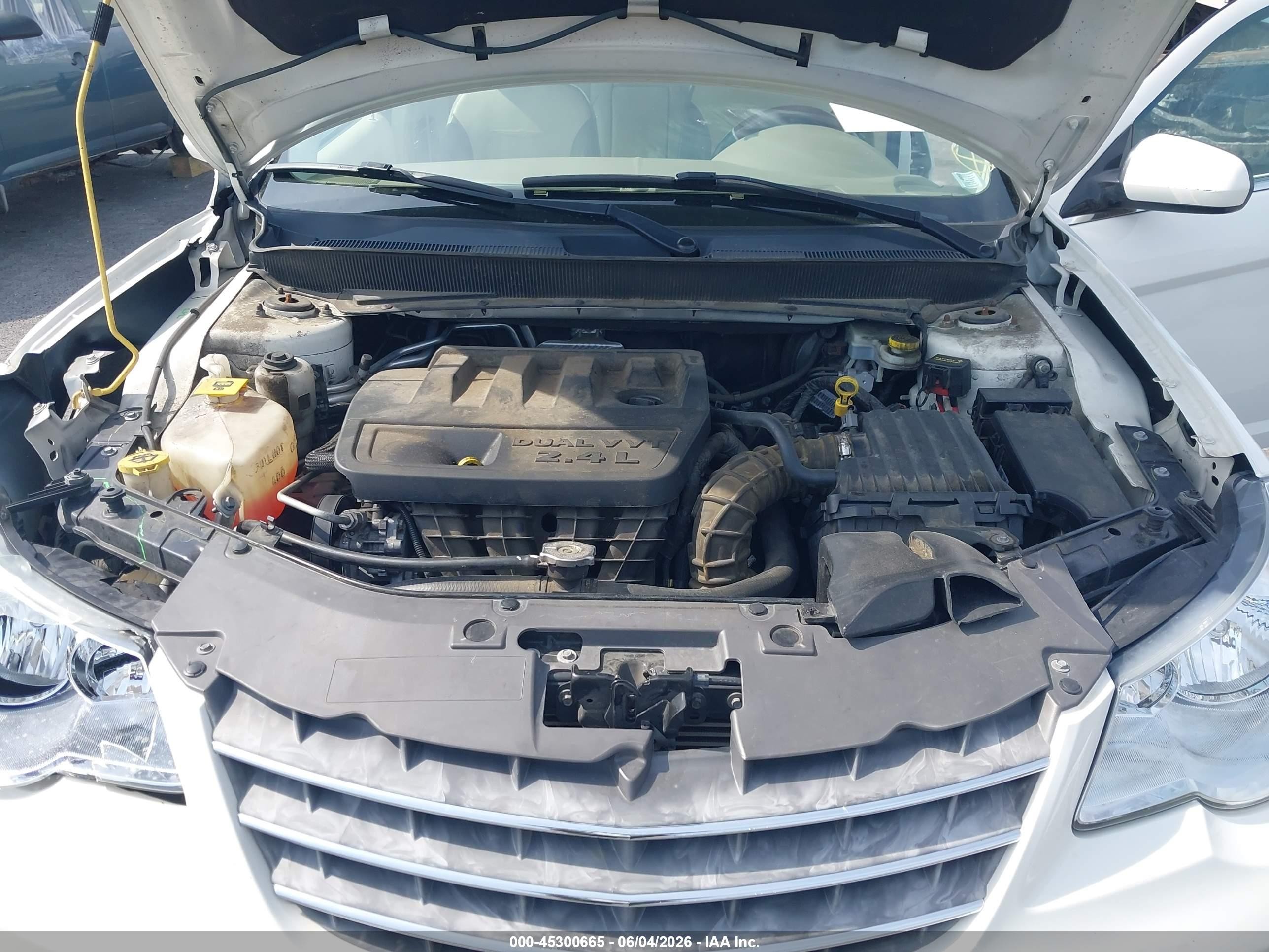 2008 Chrysler Sebring Limited White vin: 1C3LC66J38N215267