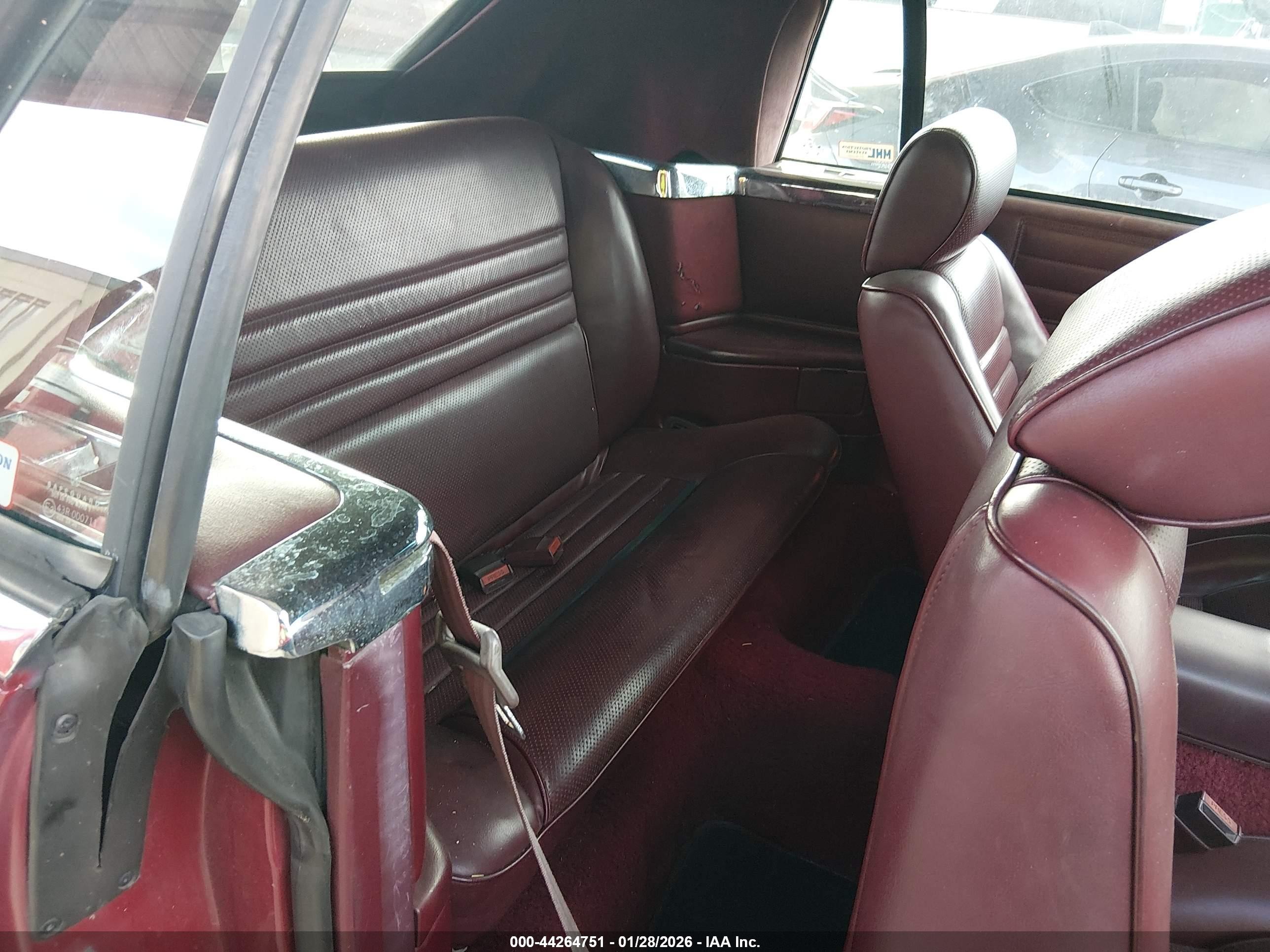 1989 Chrysler Lebaron   Red vin: 1C3XJ45J1KG219231