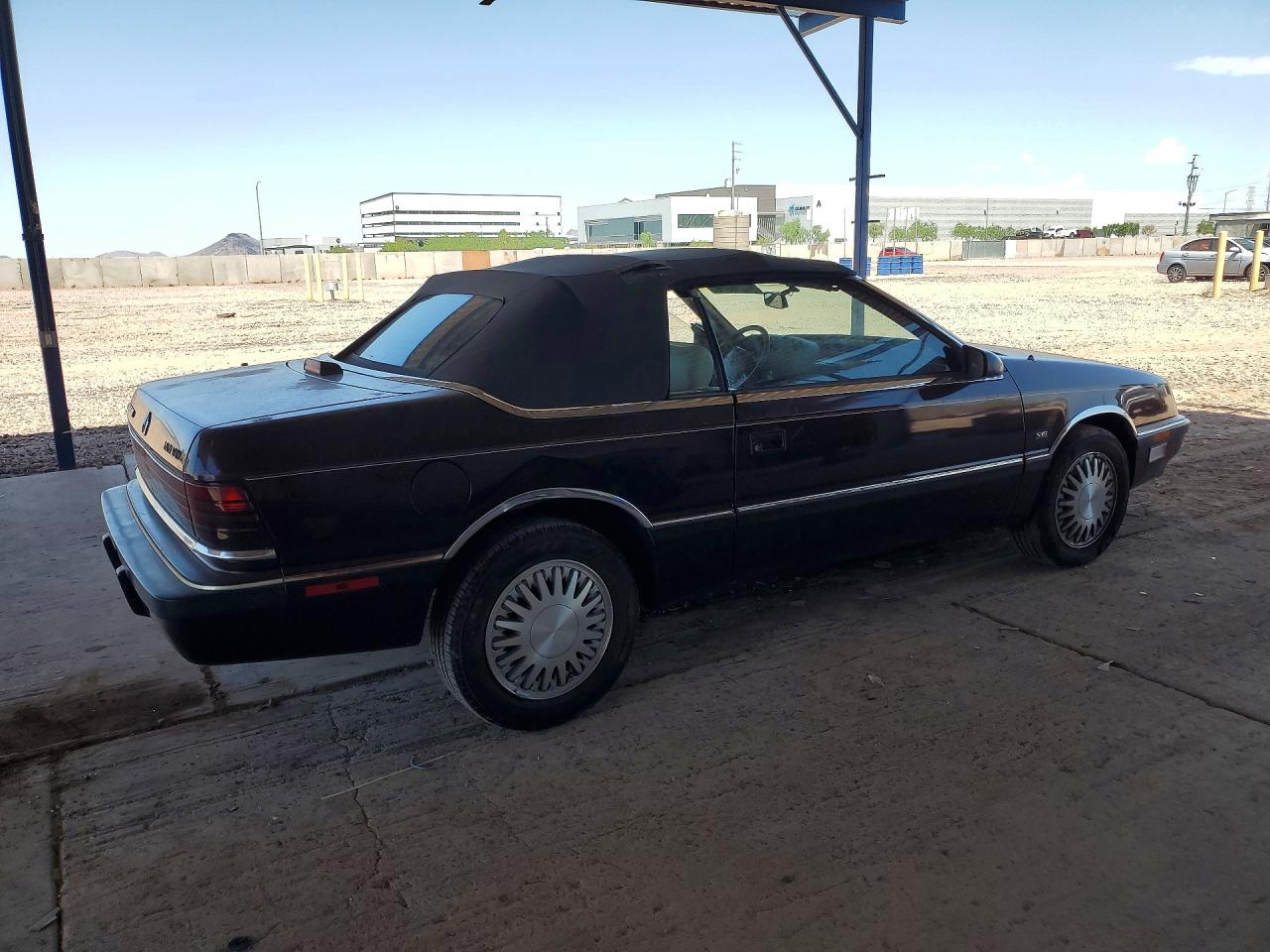 1990 Chrysler Lebaron Premium Burgundy vin: 1C3XJ5535LG481052