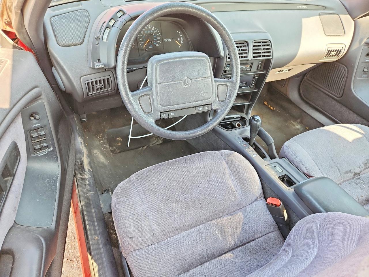 1992 Chrysler Lebaron Red vin: 1C3XU4538NF190233