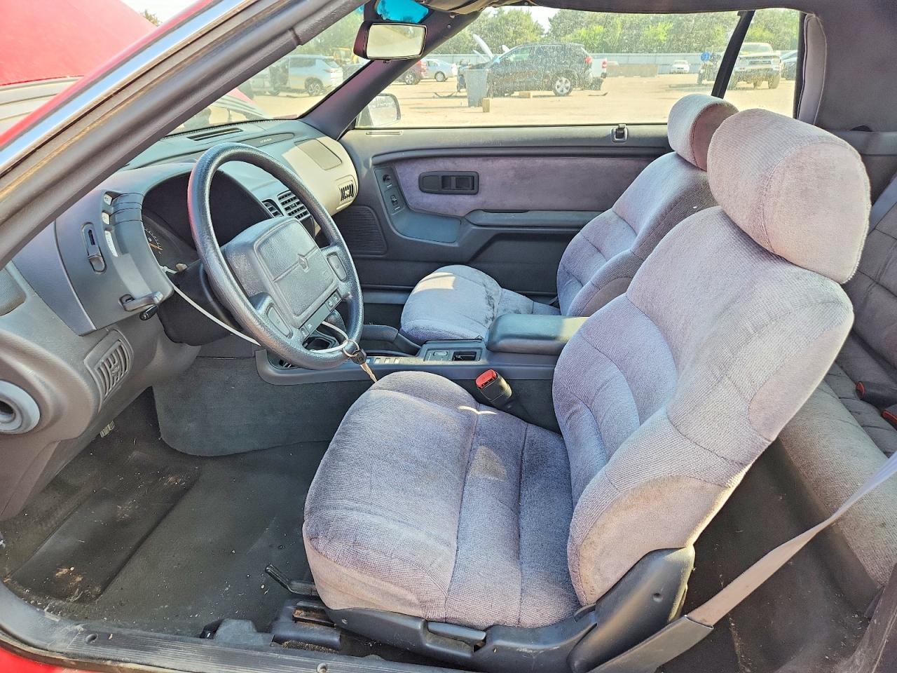 1992 Chrysler Lebaron Red vin: 1C3XU4538NF190233
