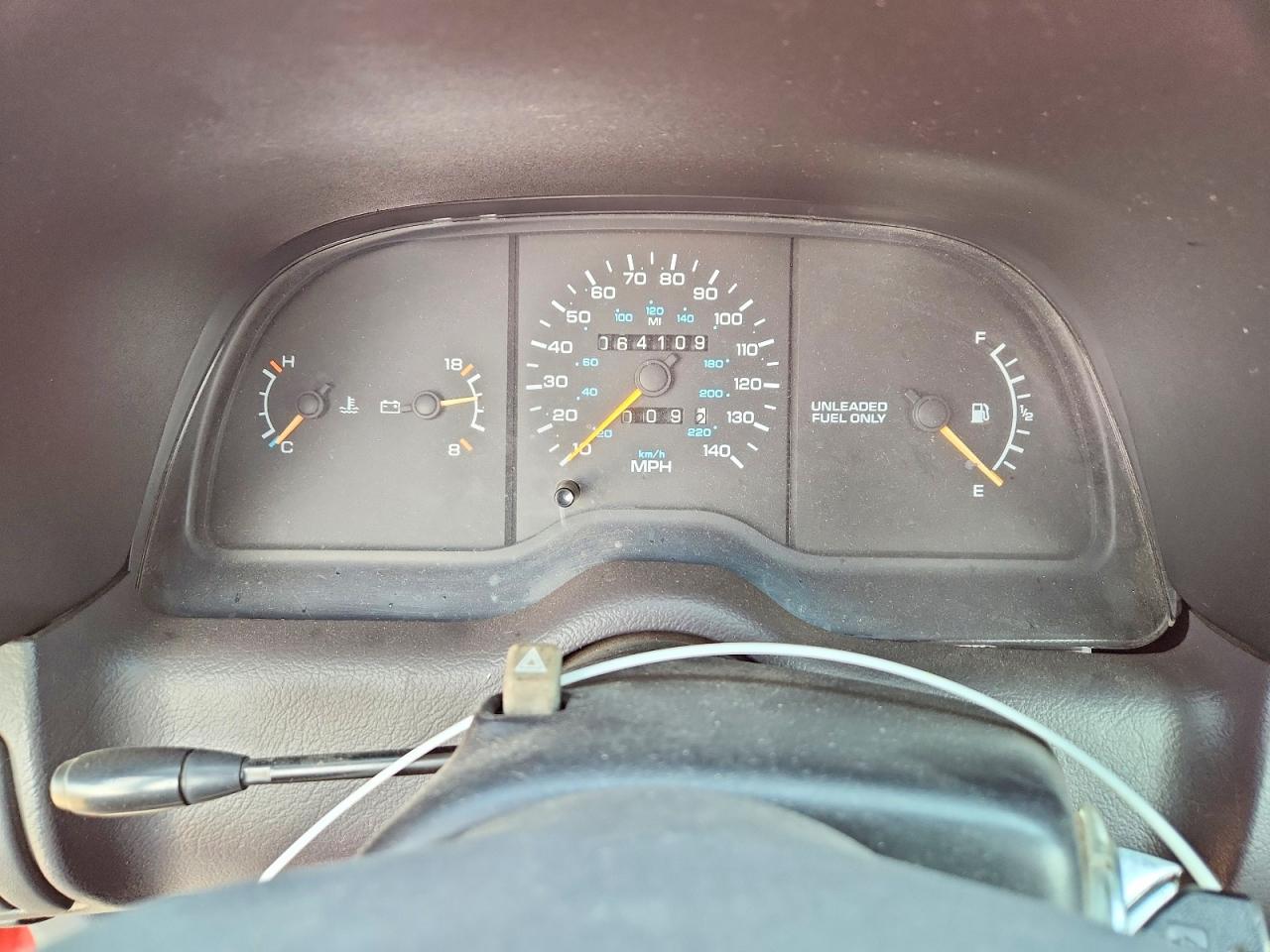 1992 Chrysler Lebaron Red vin: 1C3XU4538NF190233