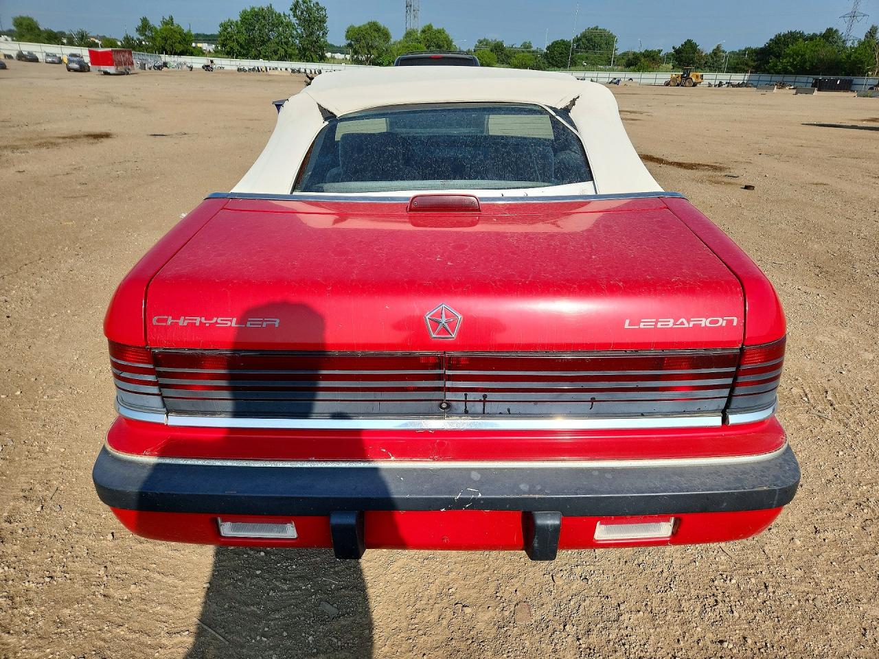 1992 Chrysler Lebaron Red vin: 1C3XU4538NF190233