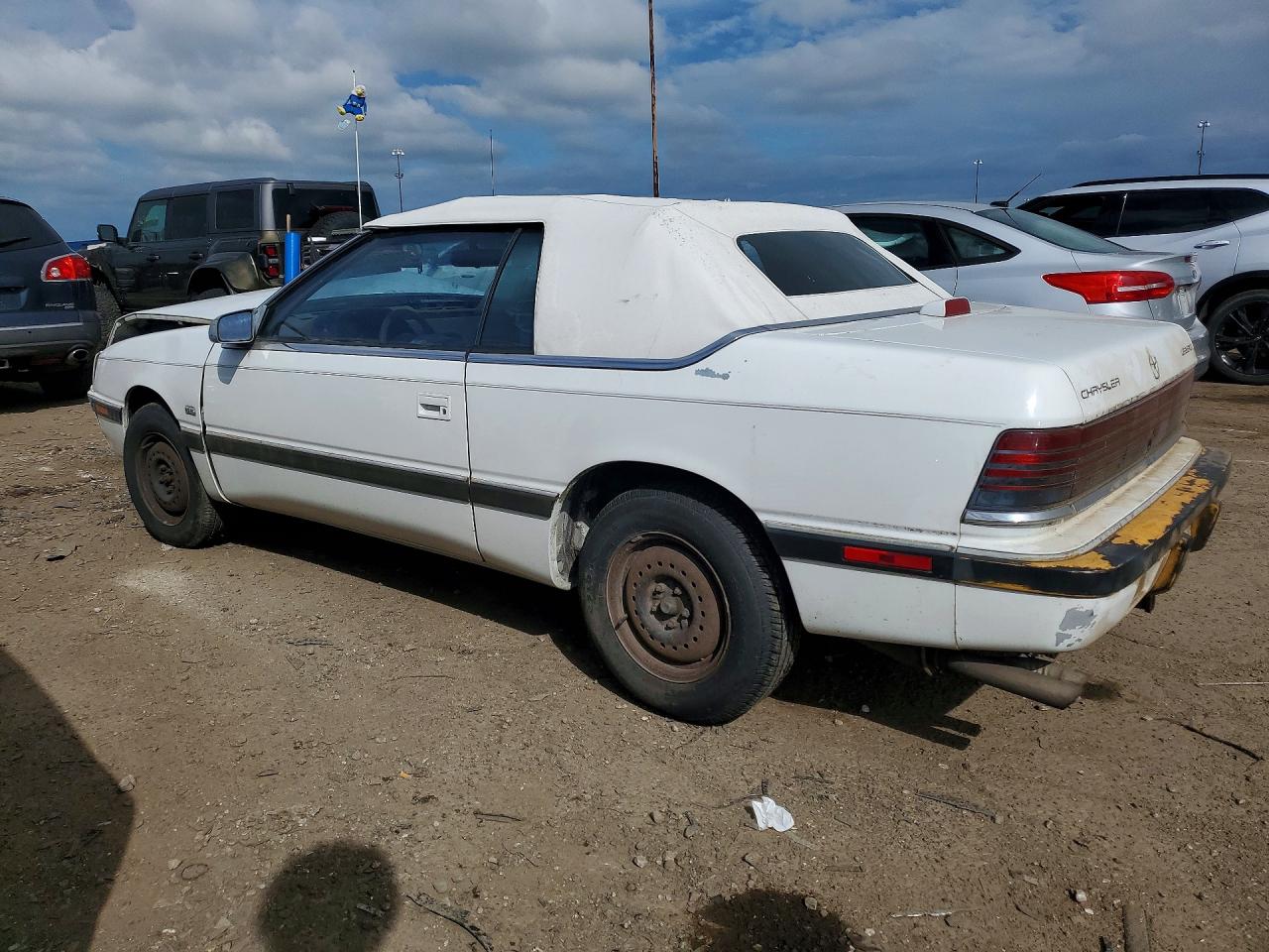1992 Chrysler Lebaron White vin: 1C3XU4539NF297078