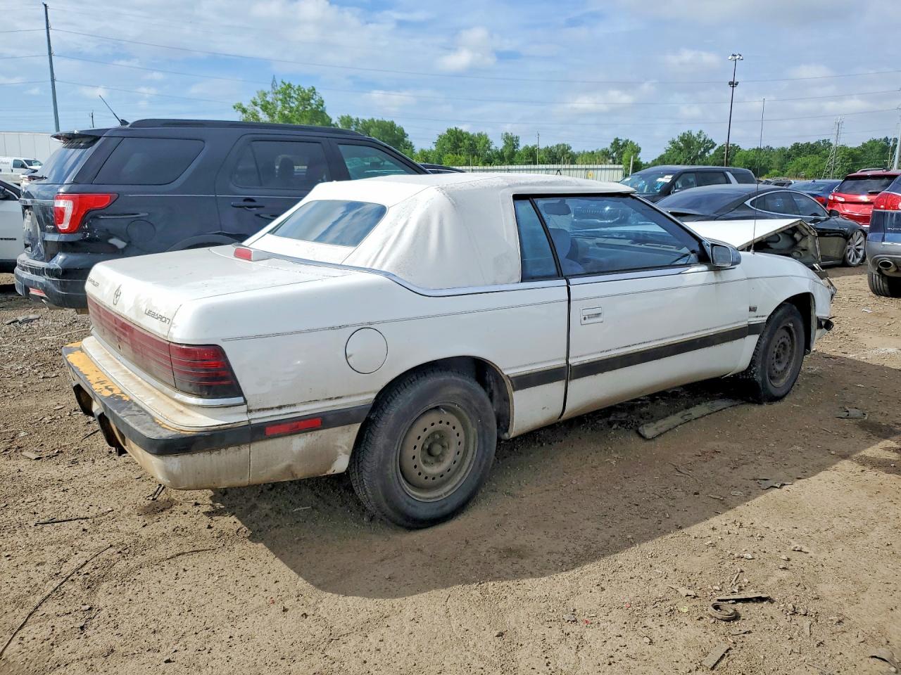 1992 Chrysler Lebaron White vin: 1C3XU4539NF297078