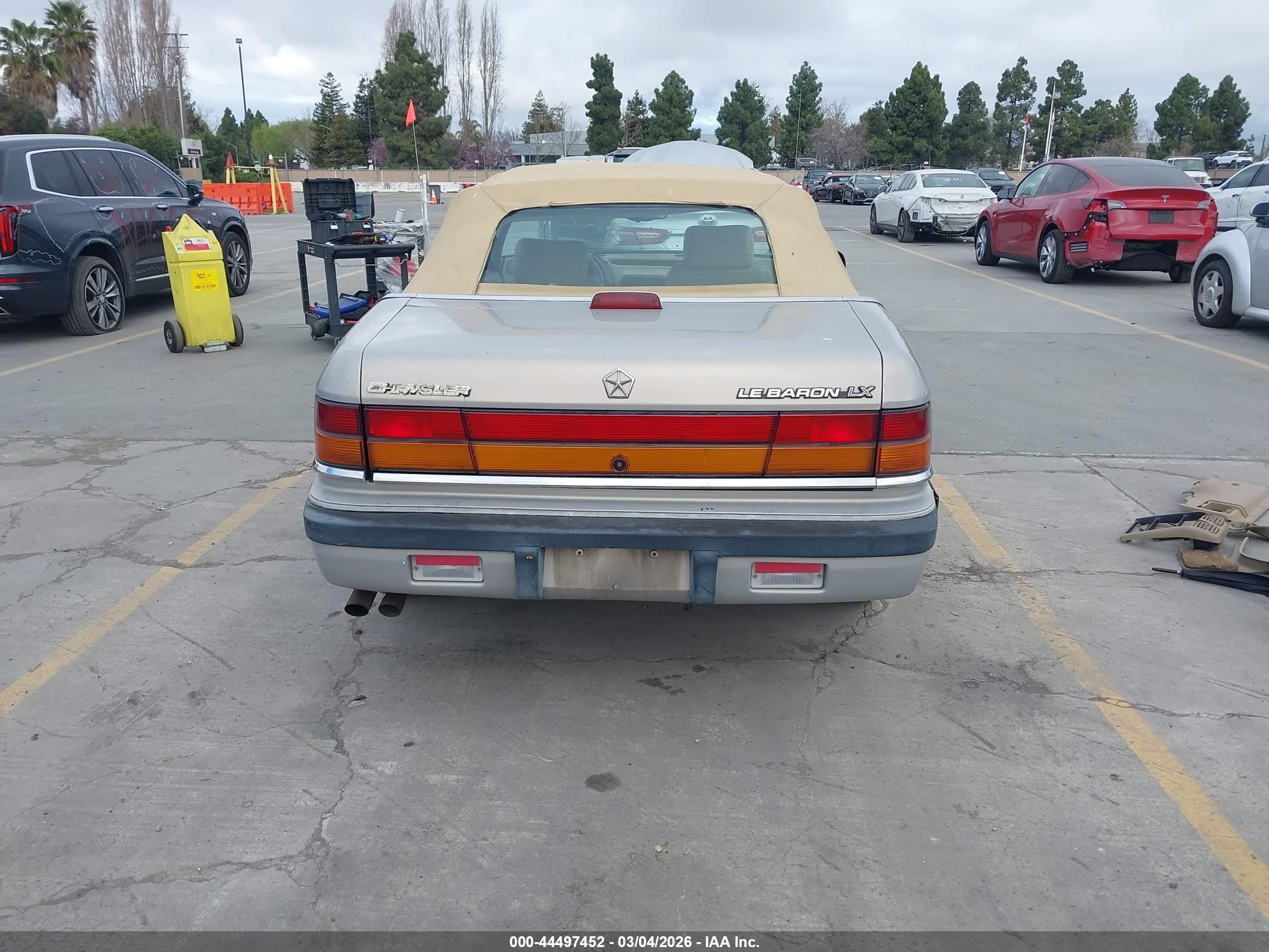 1993 Chrysler Lebaron Lx Beige vin: 1C3XU5532PF678344