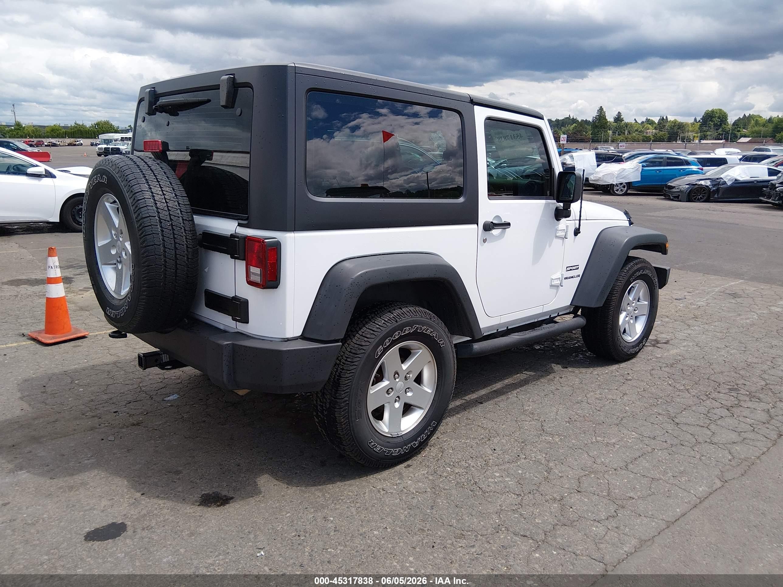 2013 Jeep Wrangler Sport White vin: 1C4AJWAG0DL643887