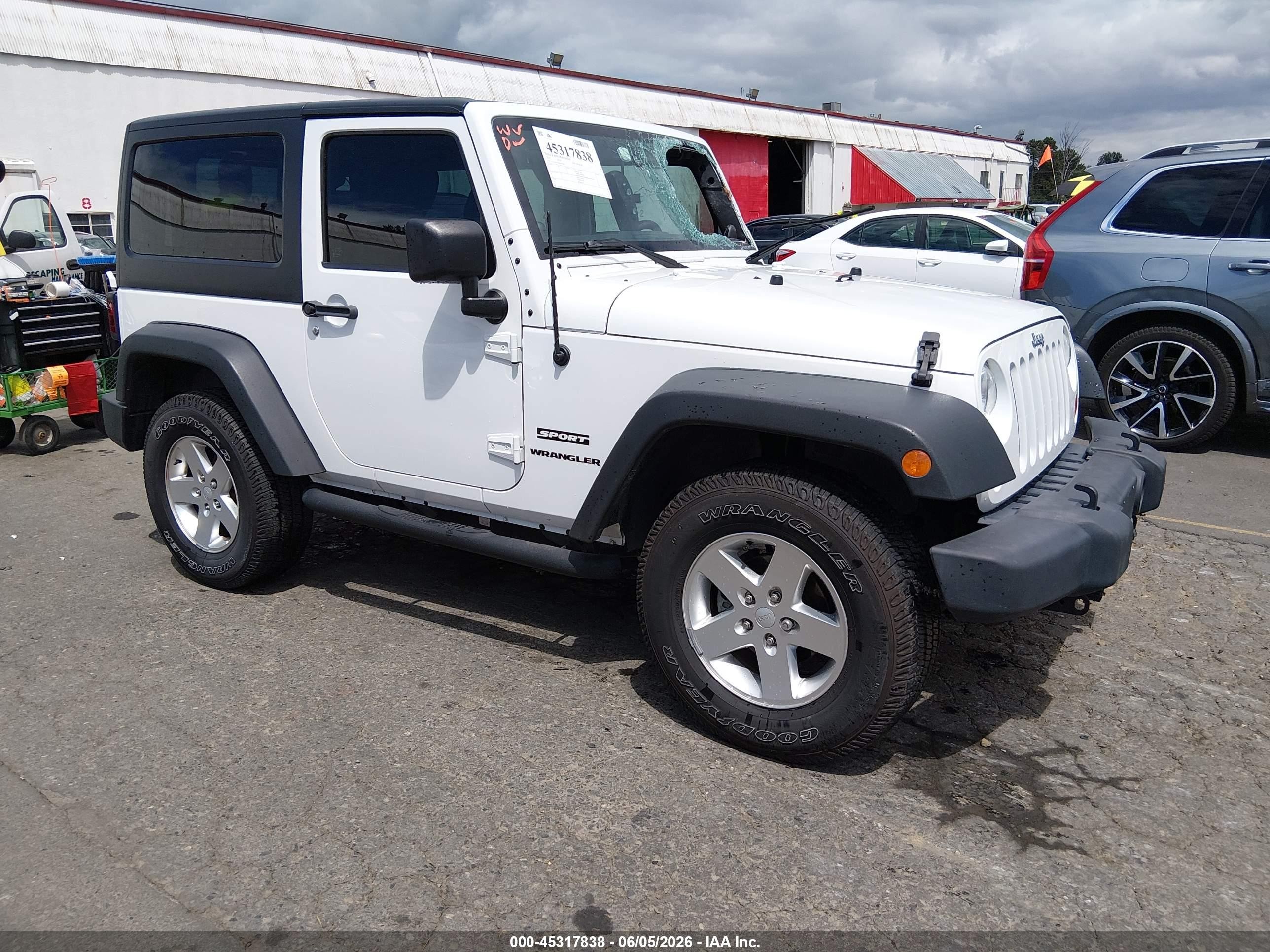 2013 Jeep Wrangler Sport White vin: 1C4AJWAG0DL643887