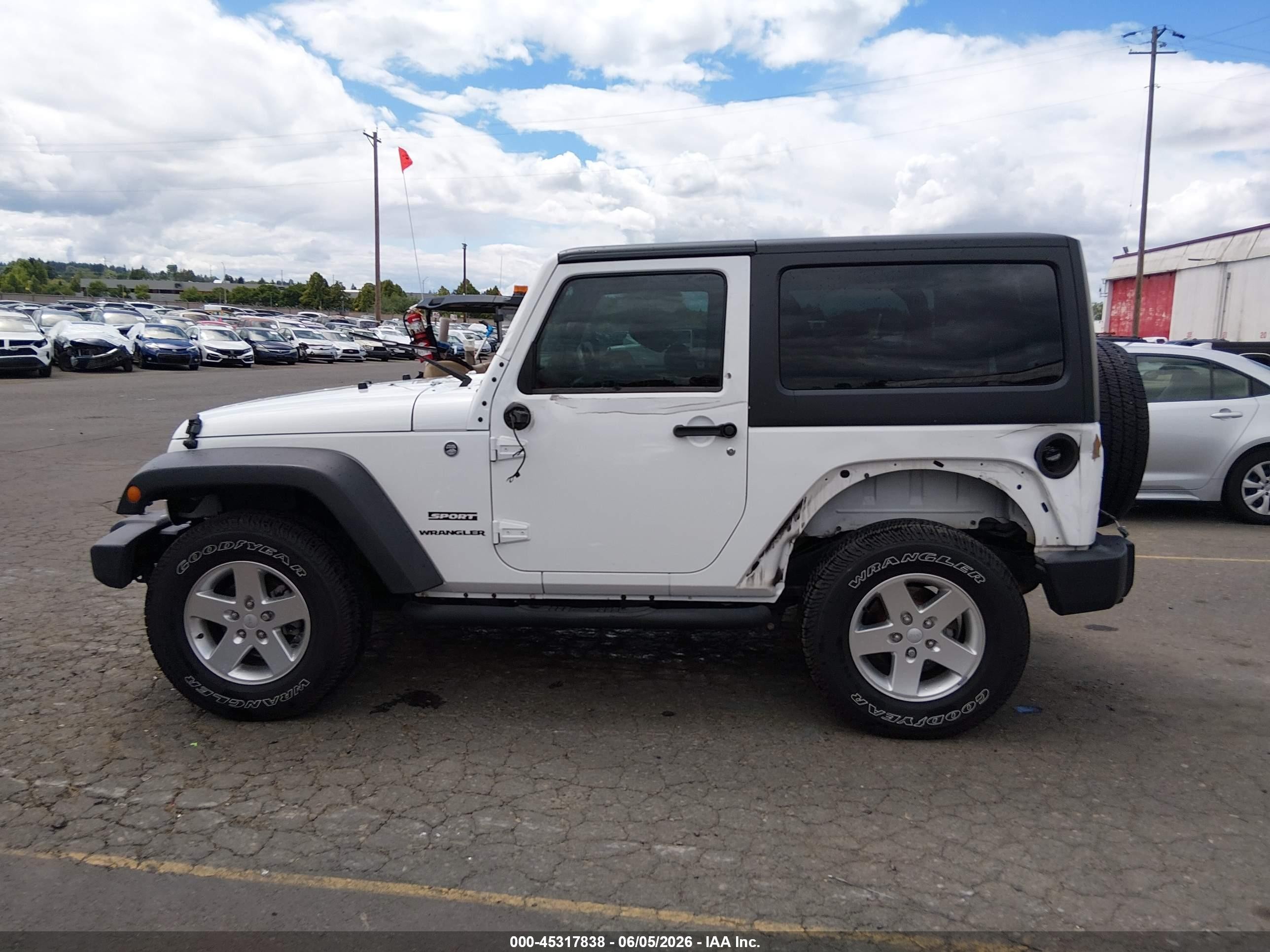 2013 Jeep Wrangler Sport White vin: 1C4AJWAG0DL643887