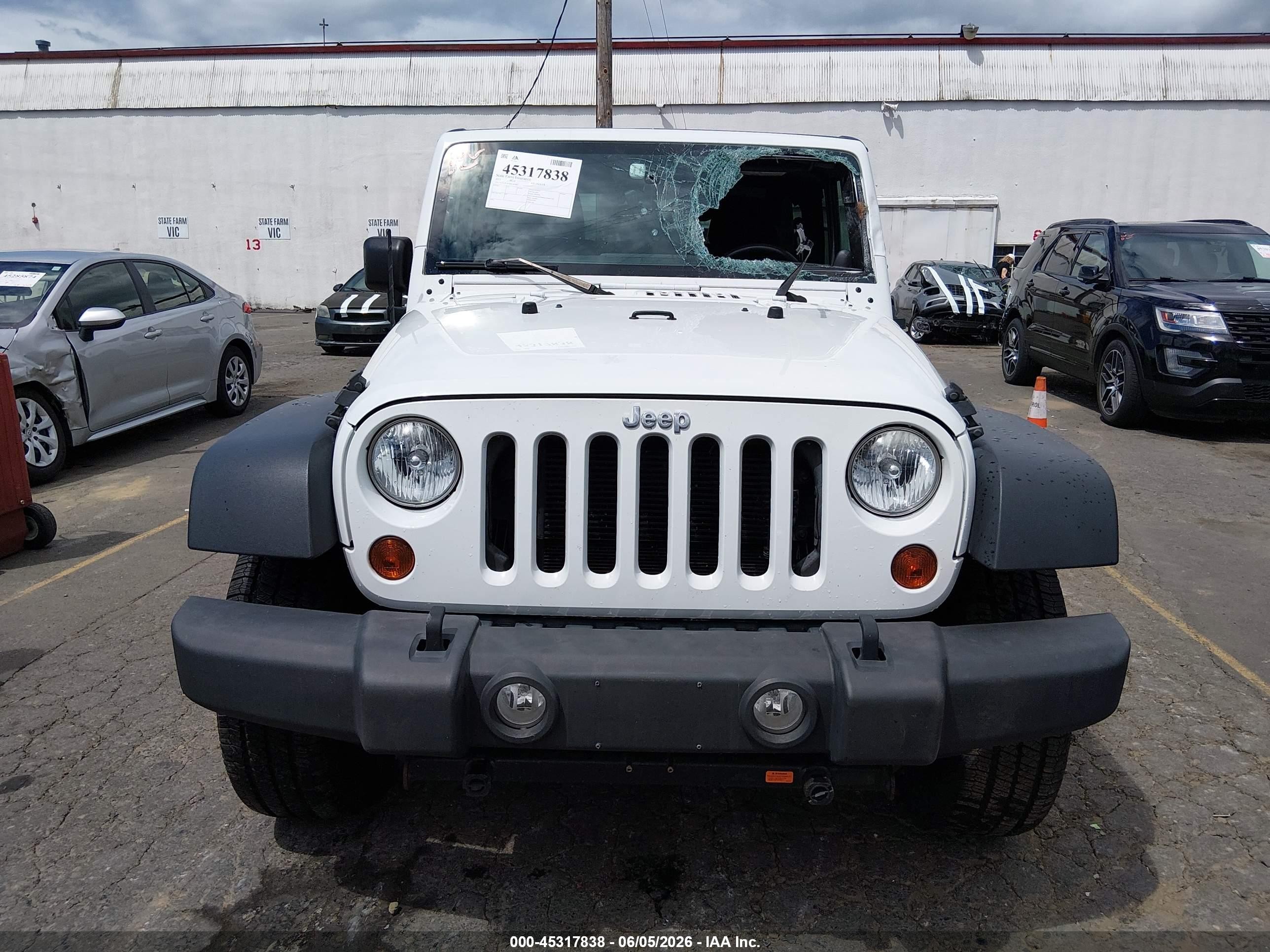 2013 Jeep Wrangler Sport White vin: 1C4AJWAG0DL643887