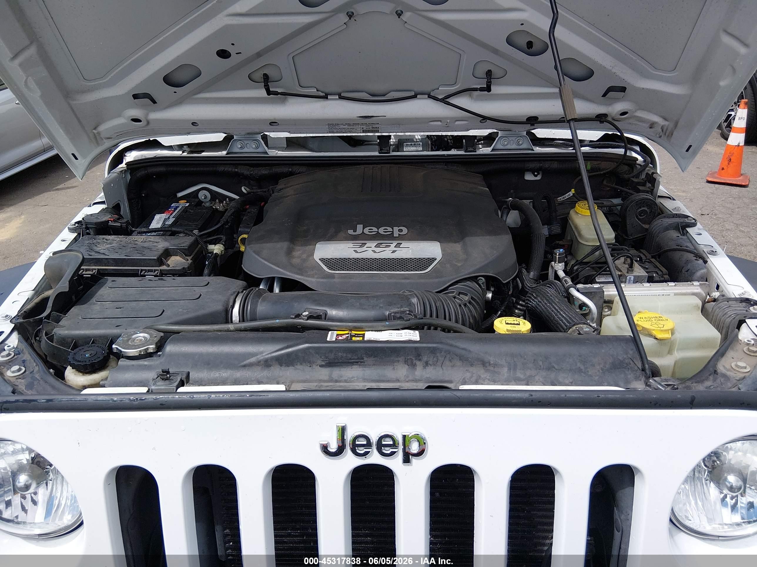 2013 Jeep Wrangler Sport White vin: 1C4AJWAG0DL643887