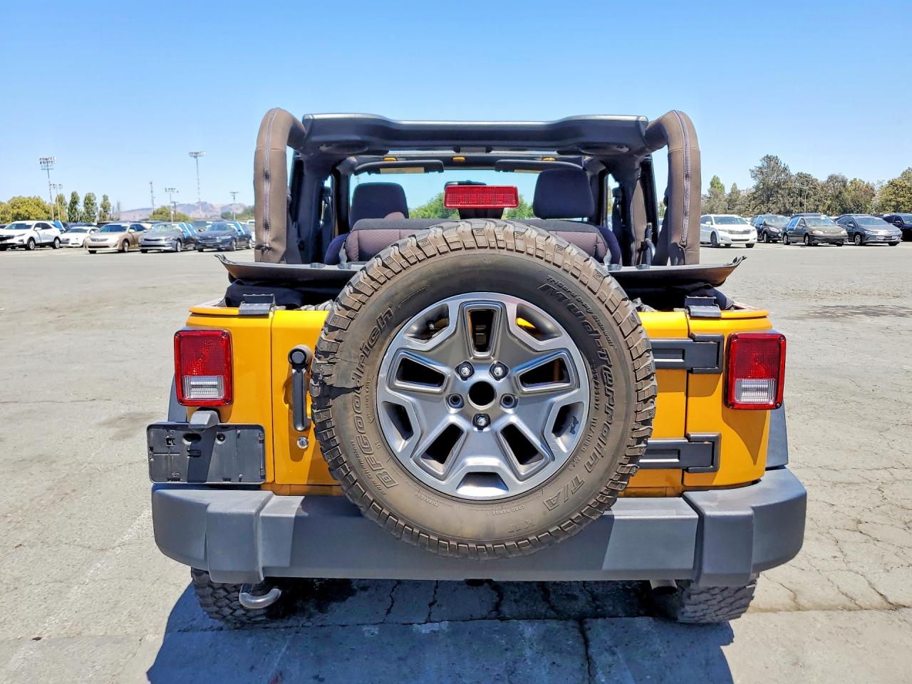 2014 Jeep Wrangler Sport Yellow vin: 1C4AJWAG0EL192588
