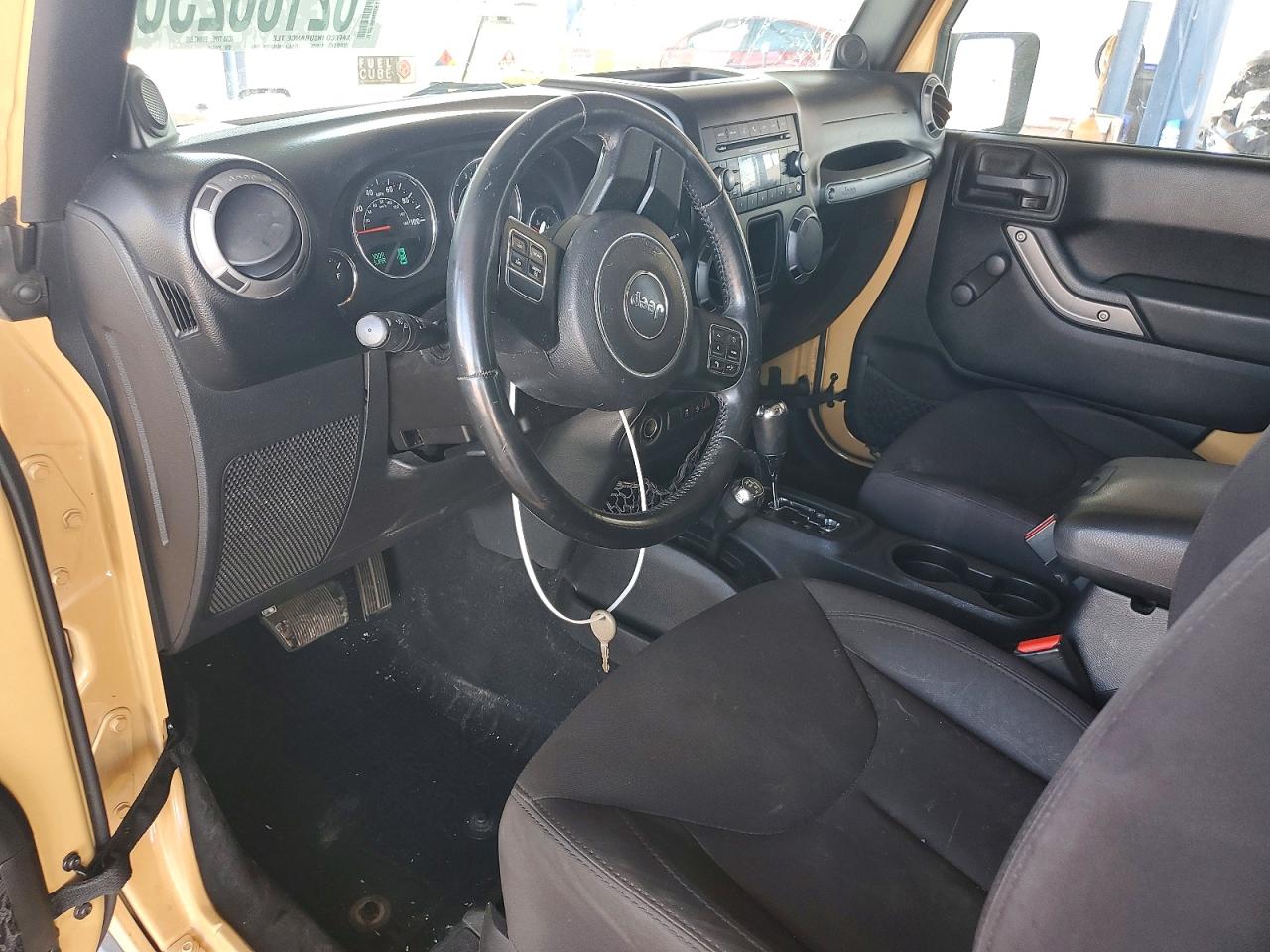 2014 Jeep Wrangler Sport Tan vin: 1C4AJWAG0EL228571