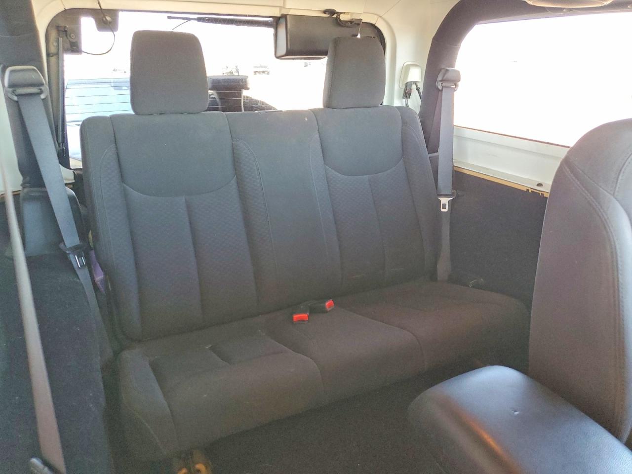 2014 Jeep Wrangler Sport Tan vin: 1C4AJWAG0EL228571