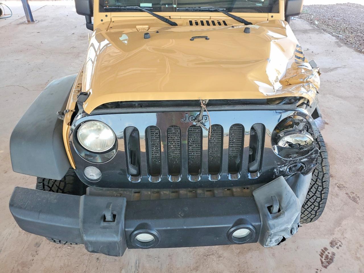 2014 Jeep Wrangler Sport Tan vin: 1C4AJWAG0EL228571