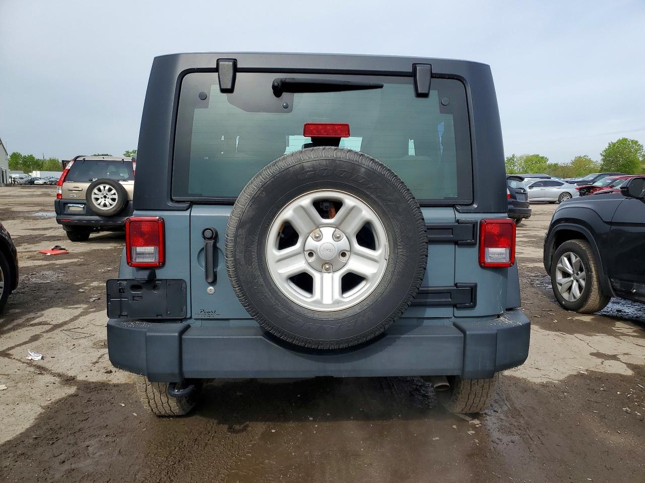 2015 Jeep Wrangler Sport Gray vin: 1C4AJWAG0FL721135