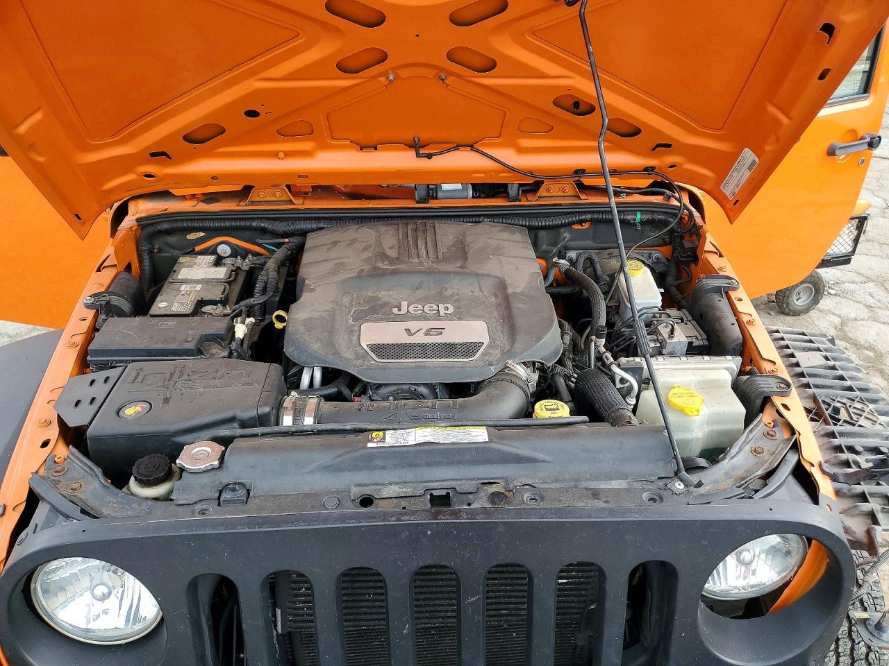 2012 Jeep Wrangler Sport Orange vin: 1C4AJWAG1CL155952