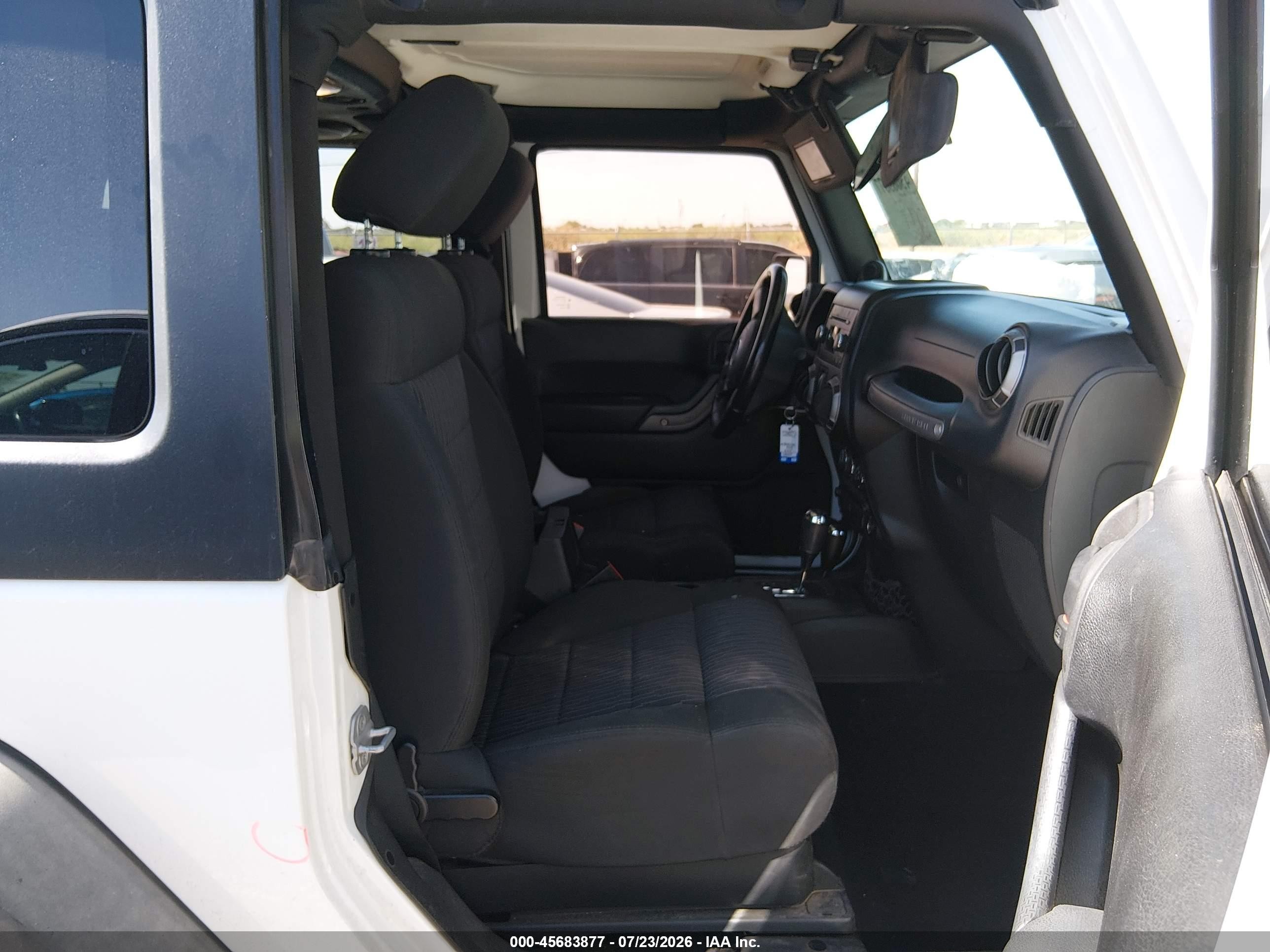 2012 Jeep Wrangler Sport White vin: 1C4AJWAG1CL235025