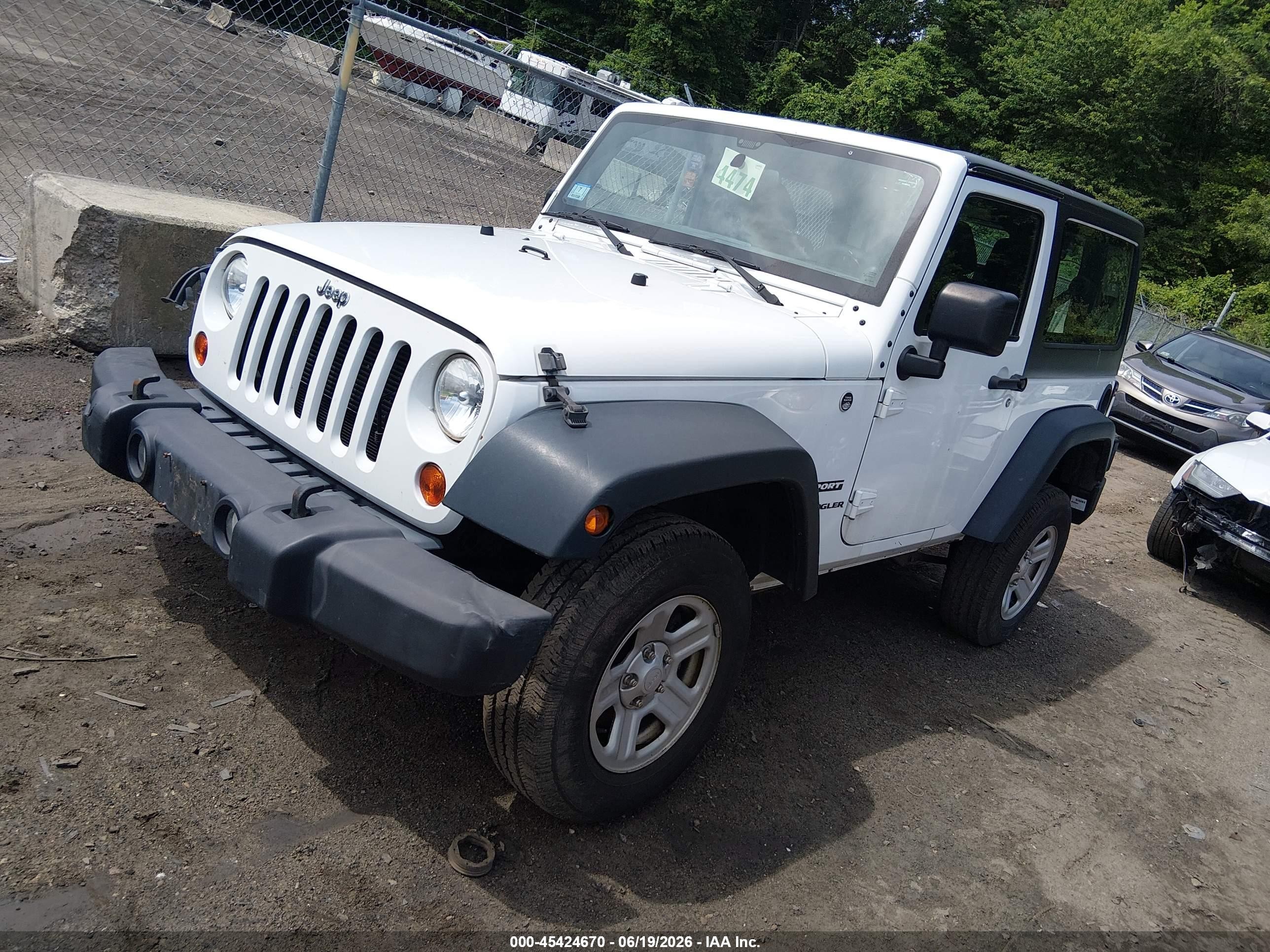 2013 Jeep Wrangler Sport White vin: 1C4AJWAG1DL516145
