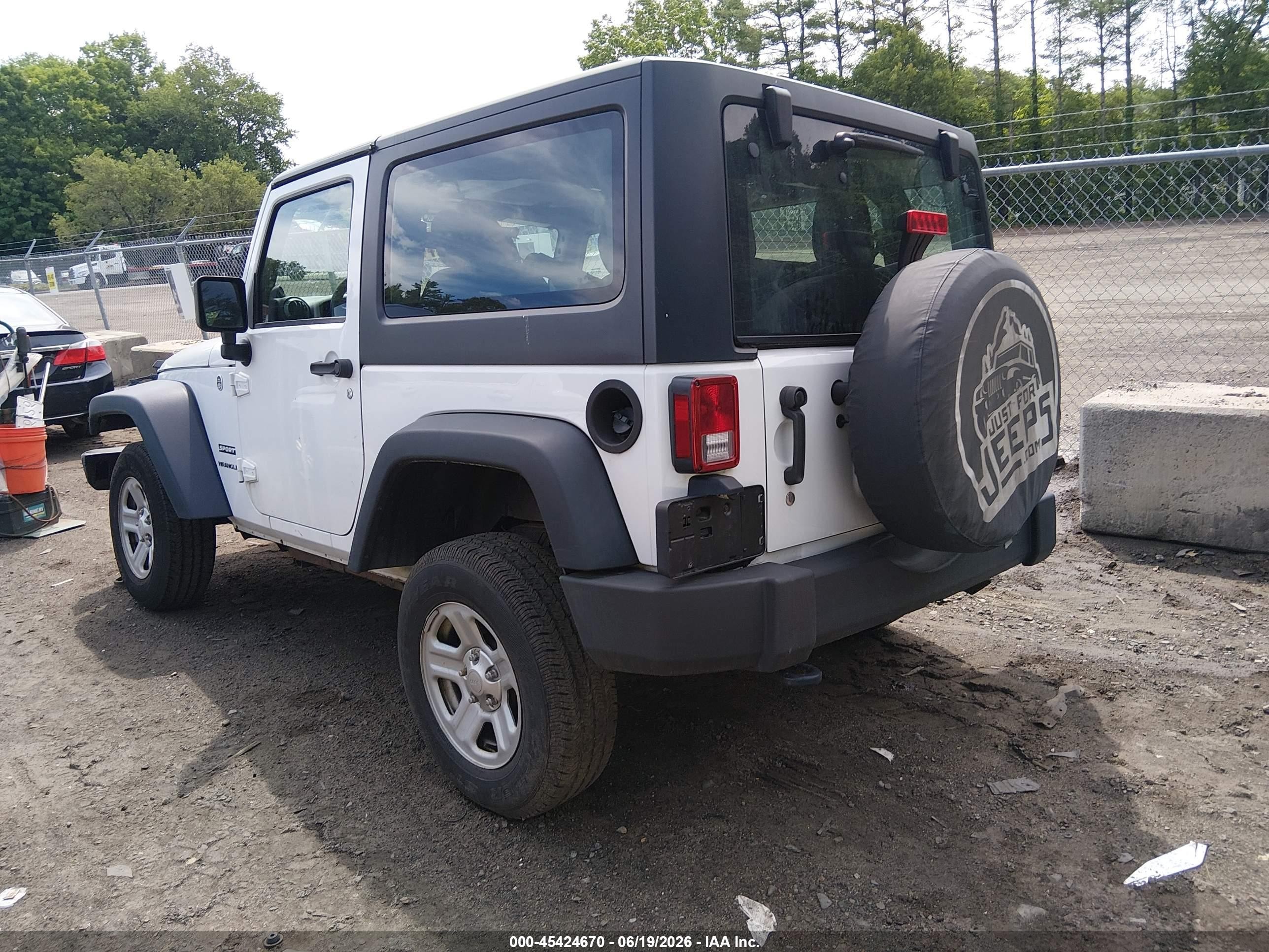 2013 Jeep Wrangler Sport White vin: 1C4AJWAG1DL516145