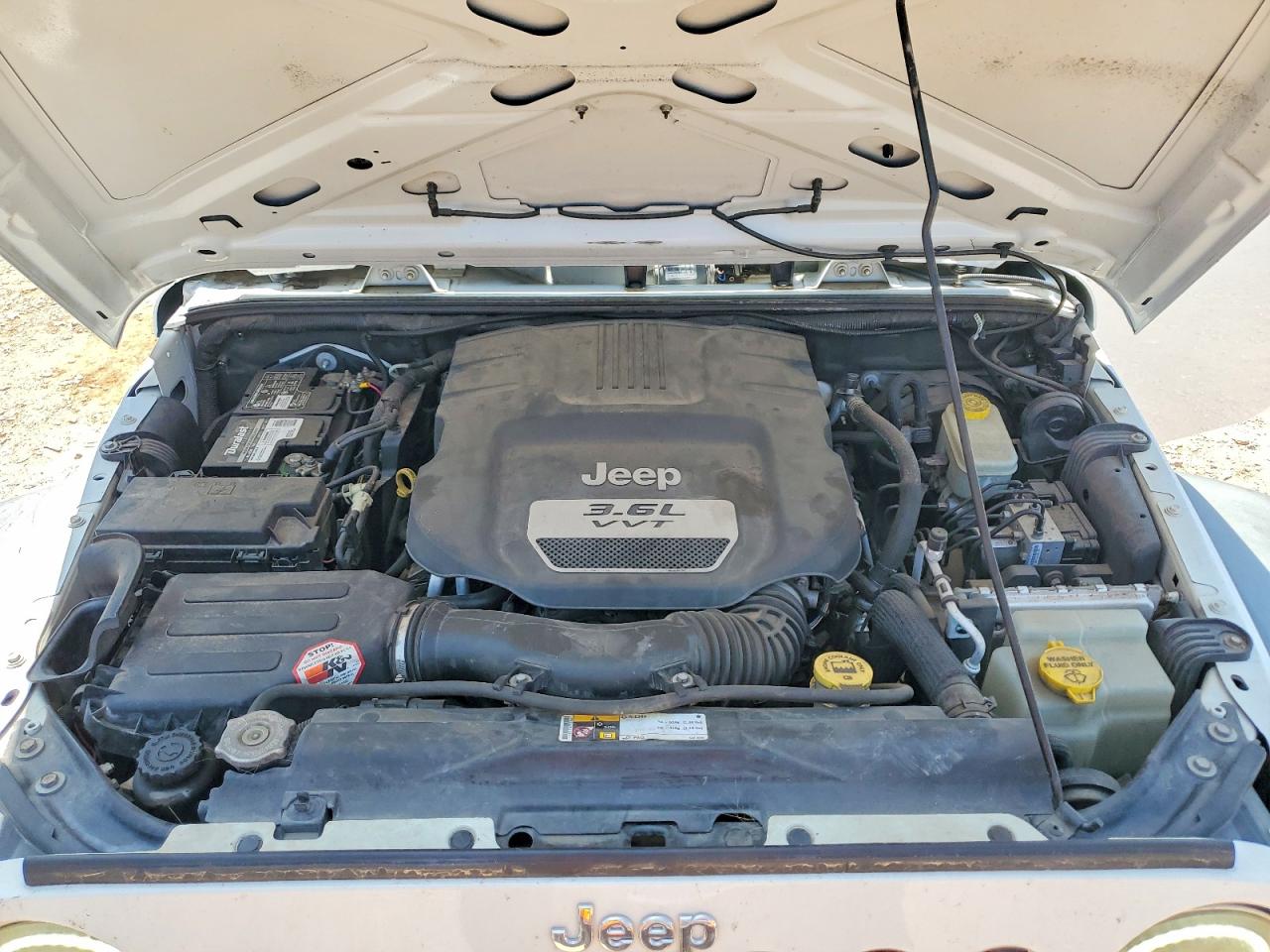 2013 Jeep Wrangler Sport White vin: 1C4AJWAG1DL605620