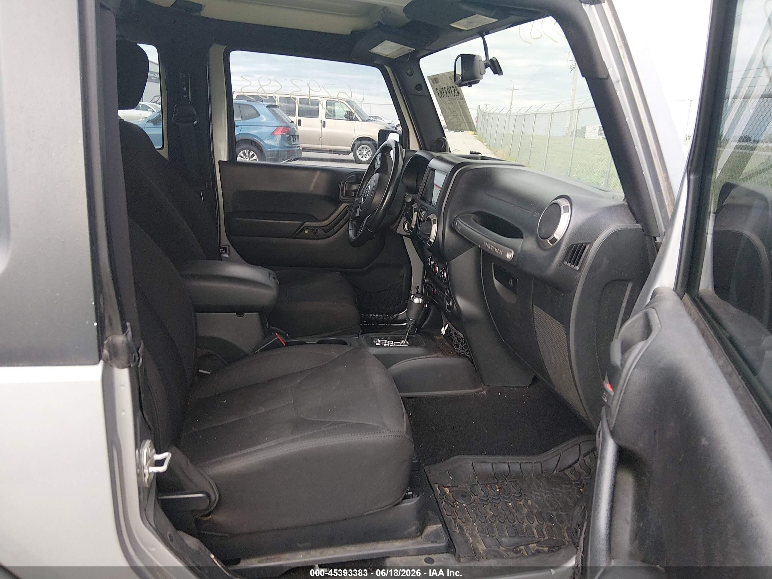 2014 Jeep Wrangler Sport Silver vin: 1C4AJWAG1EL323897