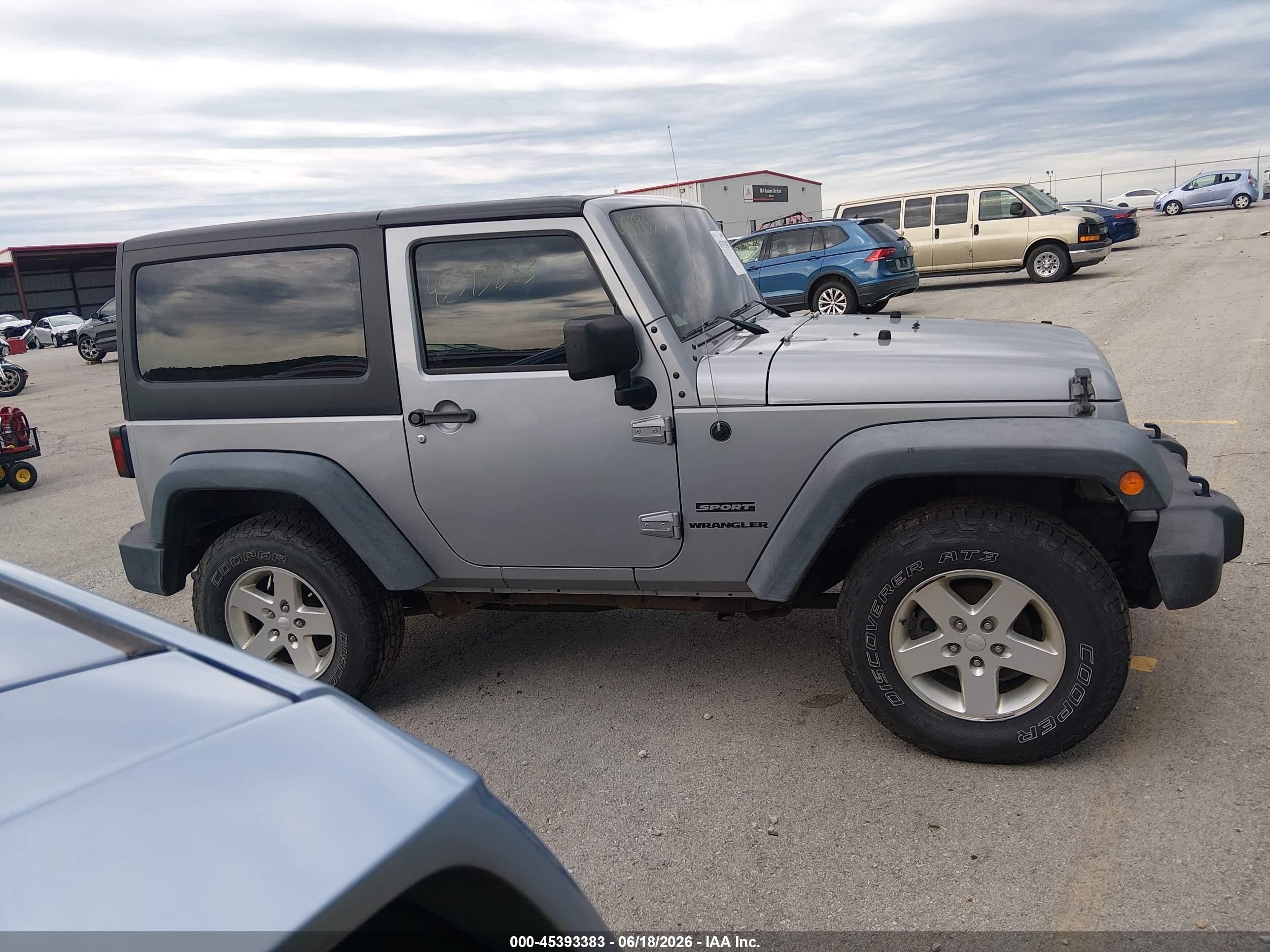 2014 Jeep Wrangler Sport Silver vin: 1C4AJWAG1EL323897