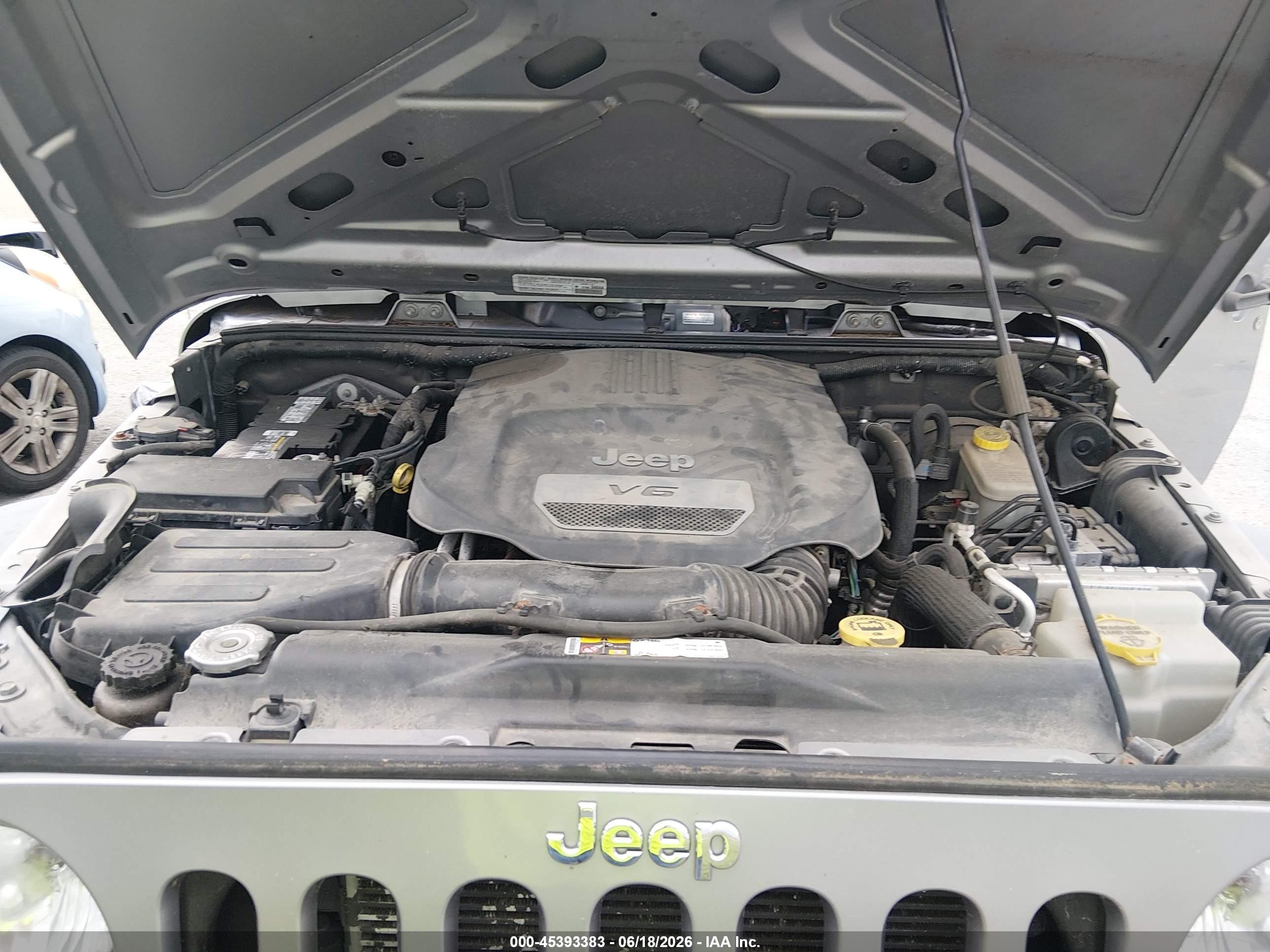 2014 Jeep Wrangler Sport Silver vin: 1C4AJWAG1EL323897