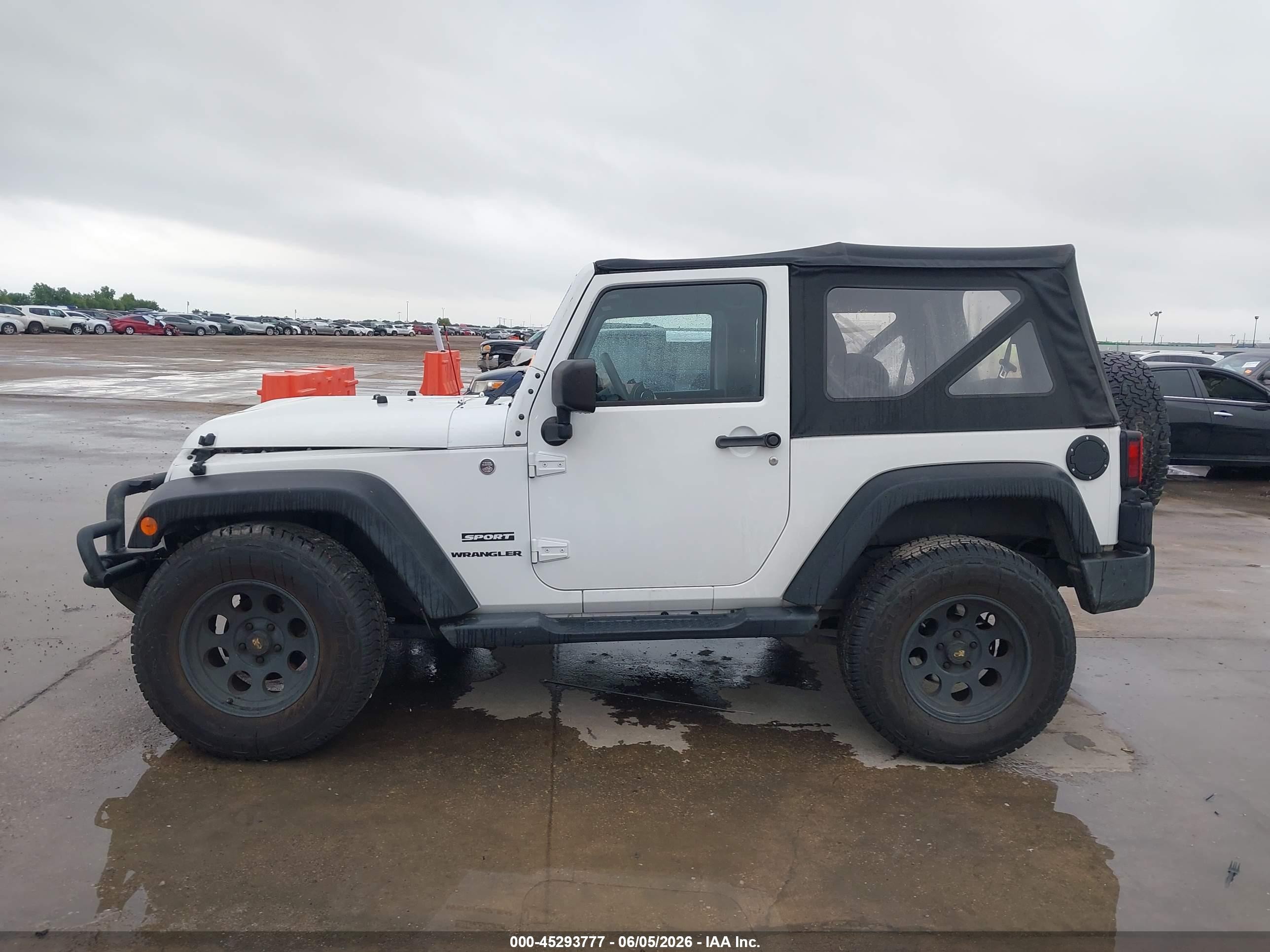 2015 Jeep Wrangler Sport White vin: 1C4AJWAG1FL583122